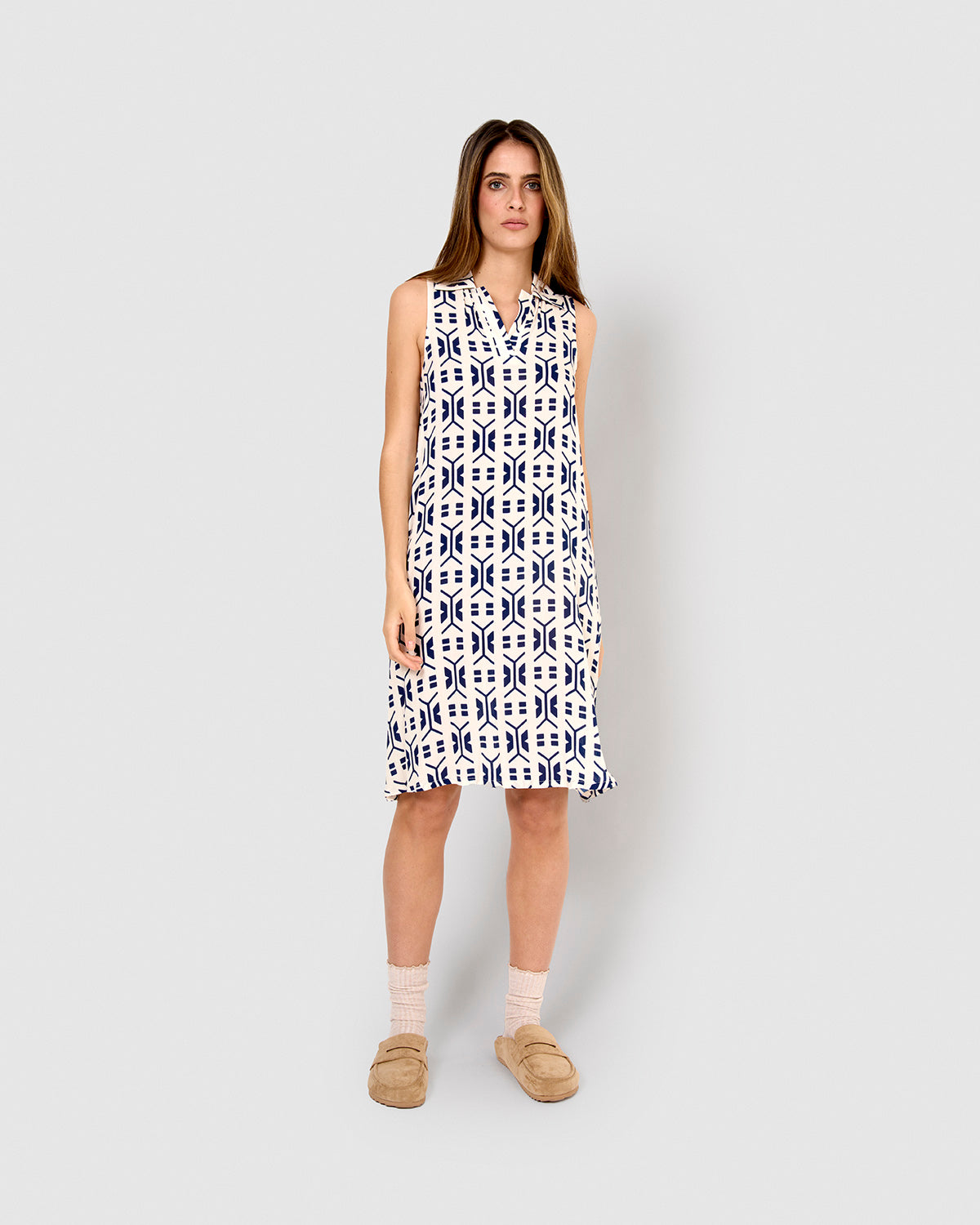 Vestido corto bambula detalles plisados alerina azul marino