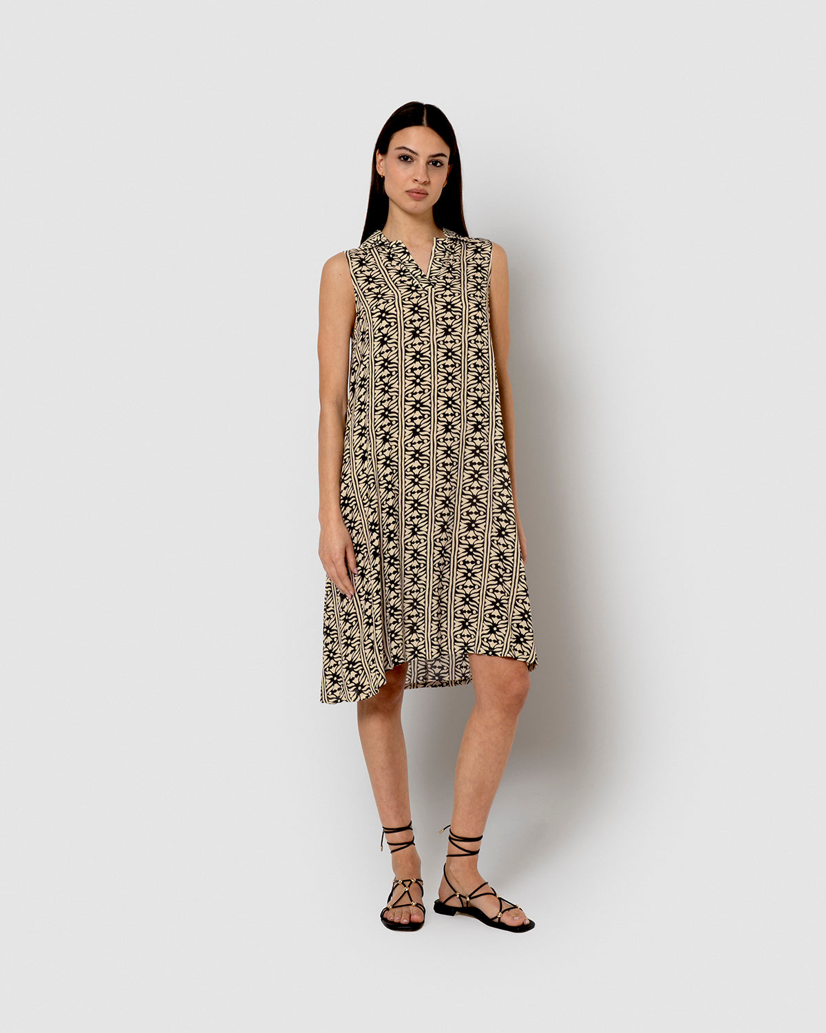 Vestido corto bambula detalles plisados nito negro