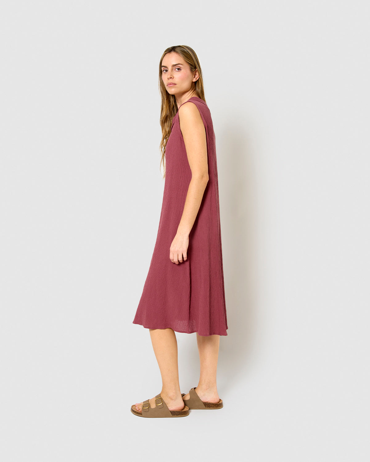 Vestido midi cuello drapeado algodón lino malva