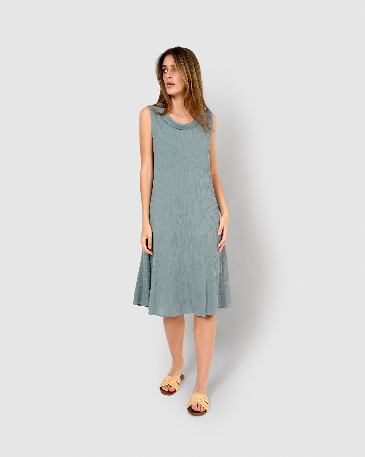 Vestido midi cuello drapeado algodón lino verde azulado