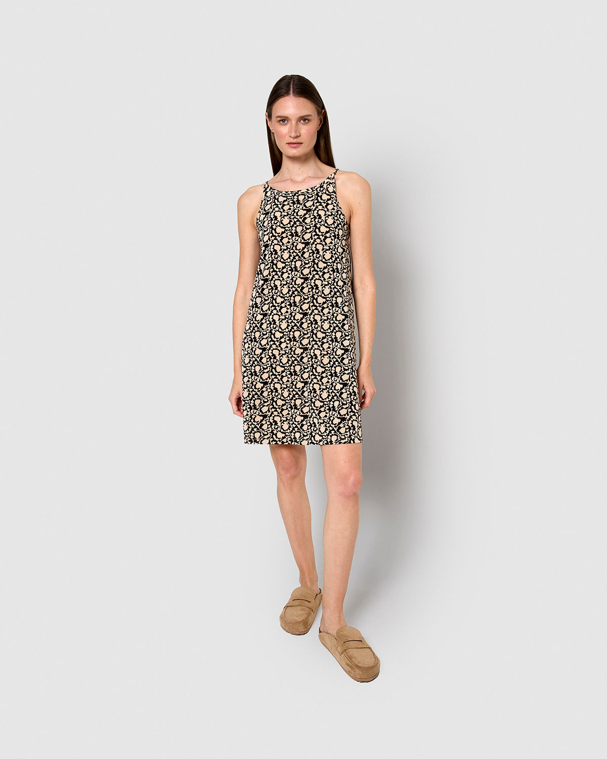 Vestido corto tirantes crepe telma negro