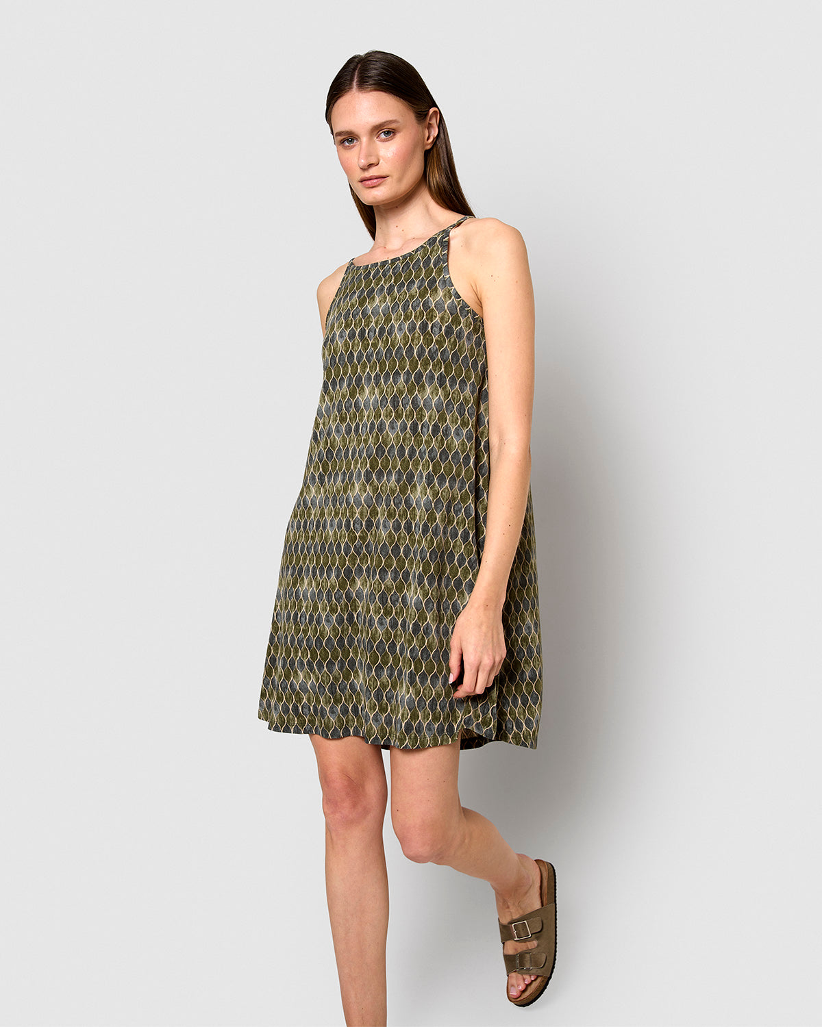 Vestido corto tirantes crepe carlota verde