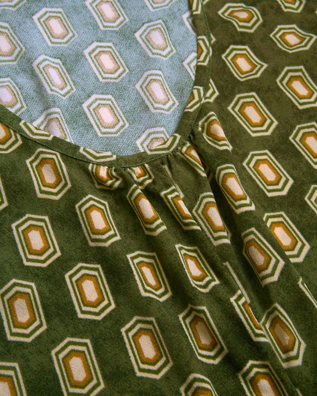 Vestido corto tirantes crepe jackie verde
