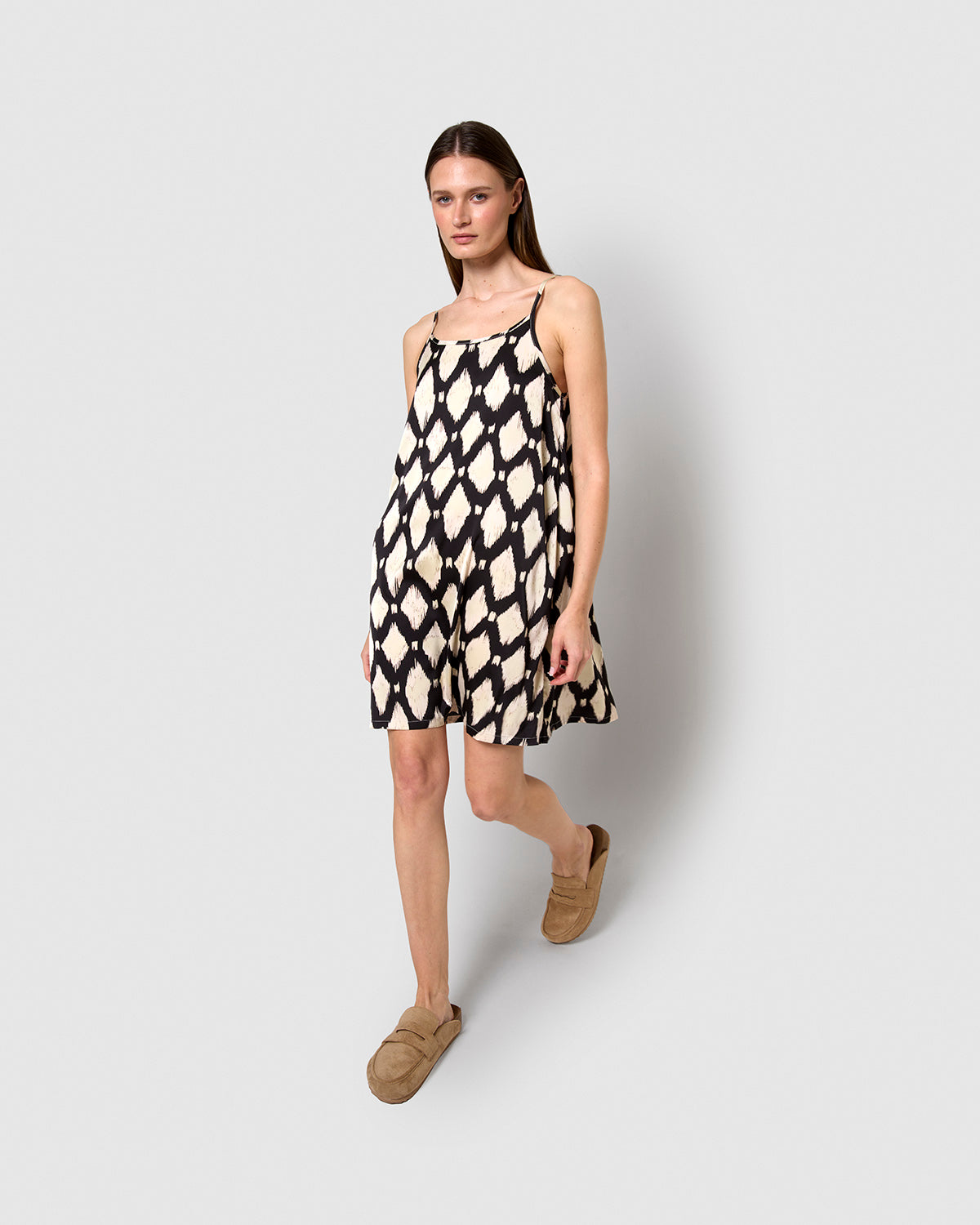 Vestido corto satén annabella negro