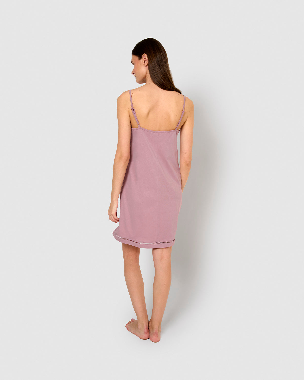 Camisón corto tirantes vainica lila