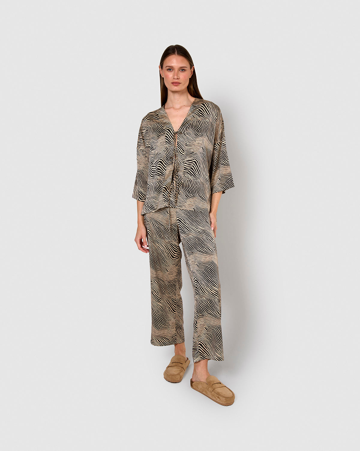 Pantalón largo satén drus beige