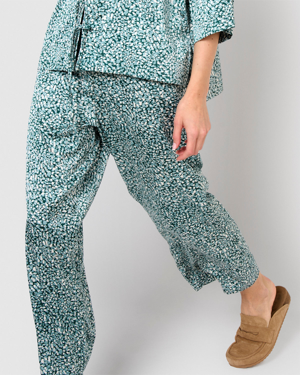 Pantalón largo satén synca agua marina