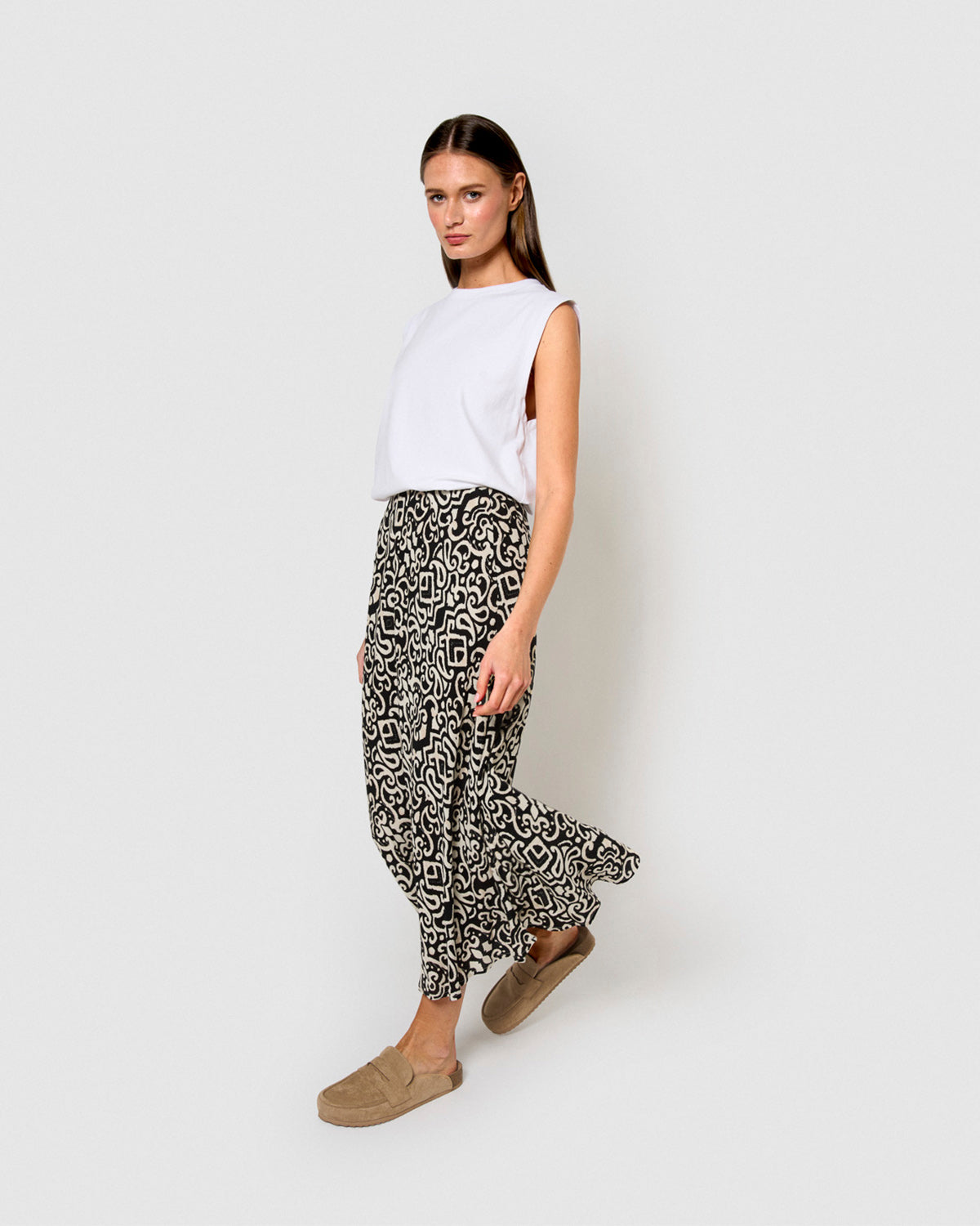 Falda midi bambula detalles plisados aria negro