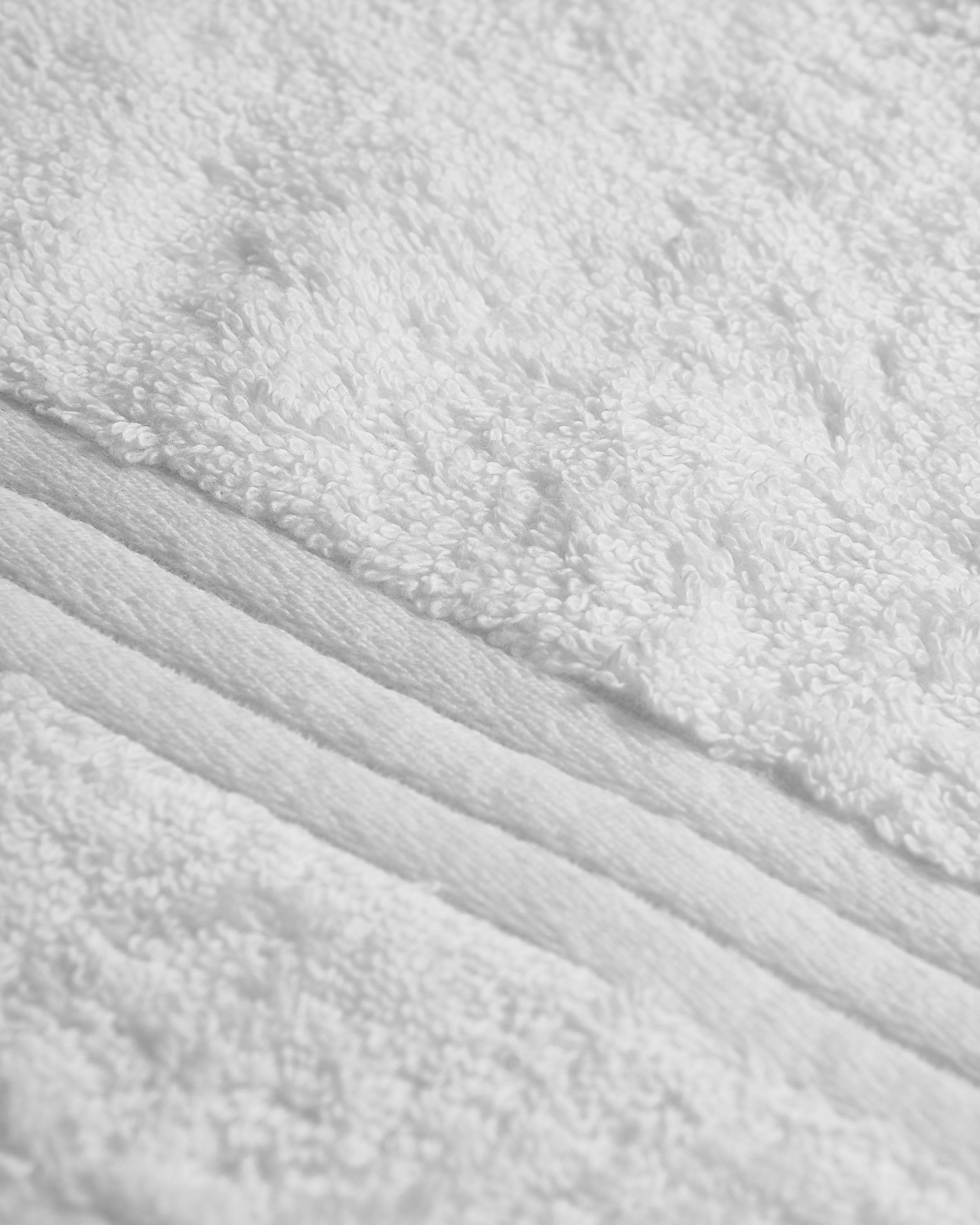 Tovallola de bany 700gr sanefa ratlles blanc