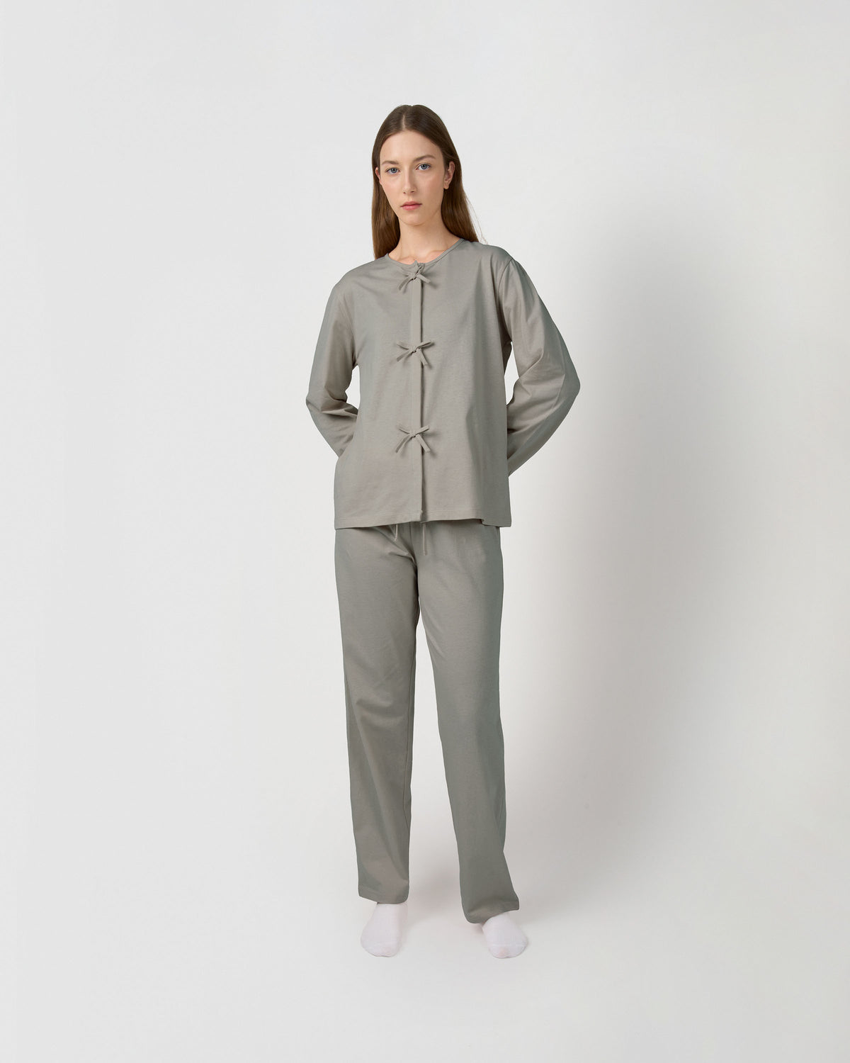 Pigiama lungo in cotone con fiocco grigio