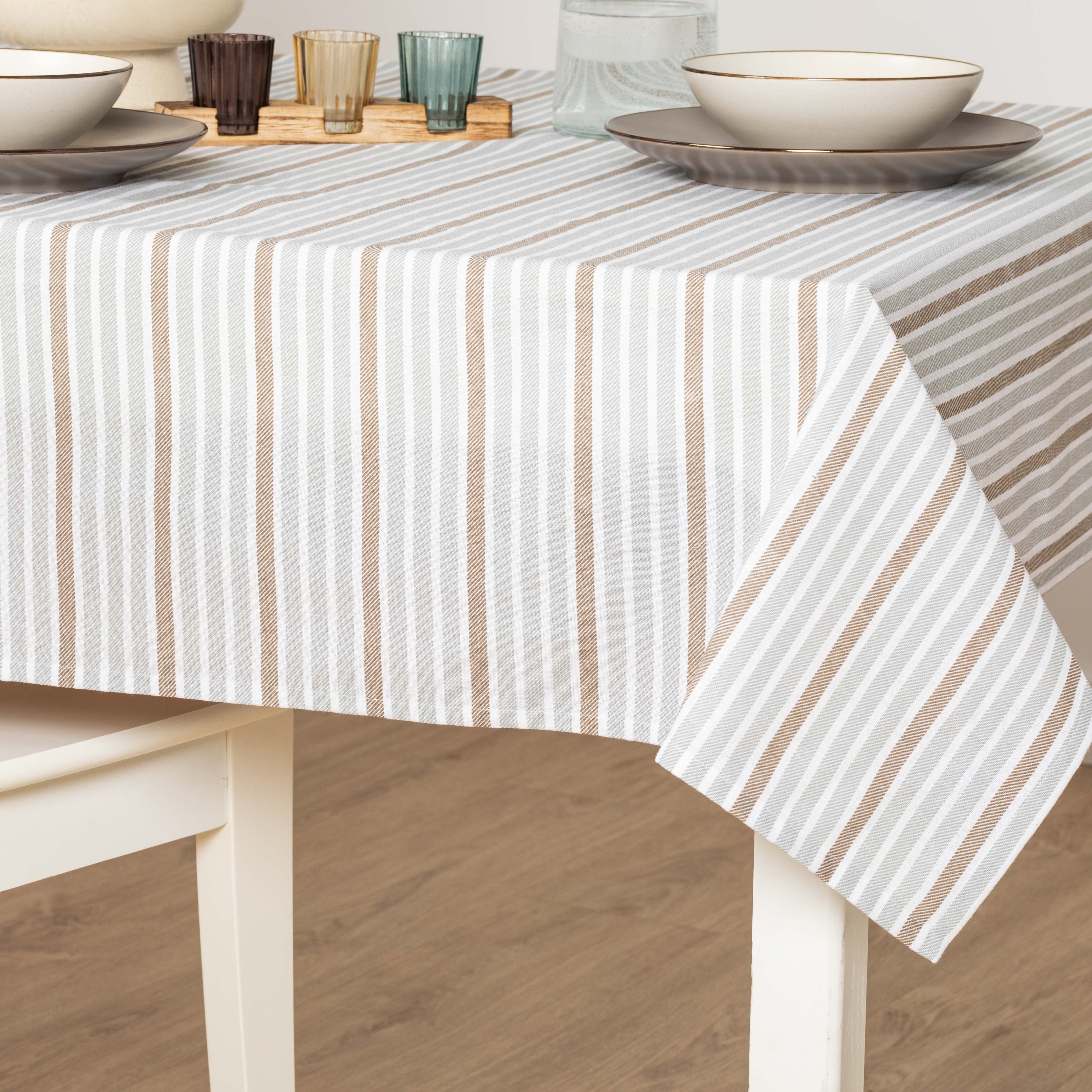 Toalha de mesa Guti cinza listrada e resistente a manchas