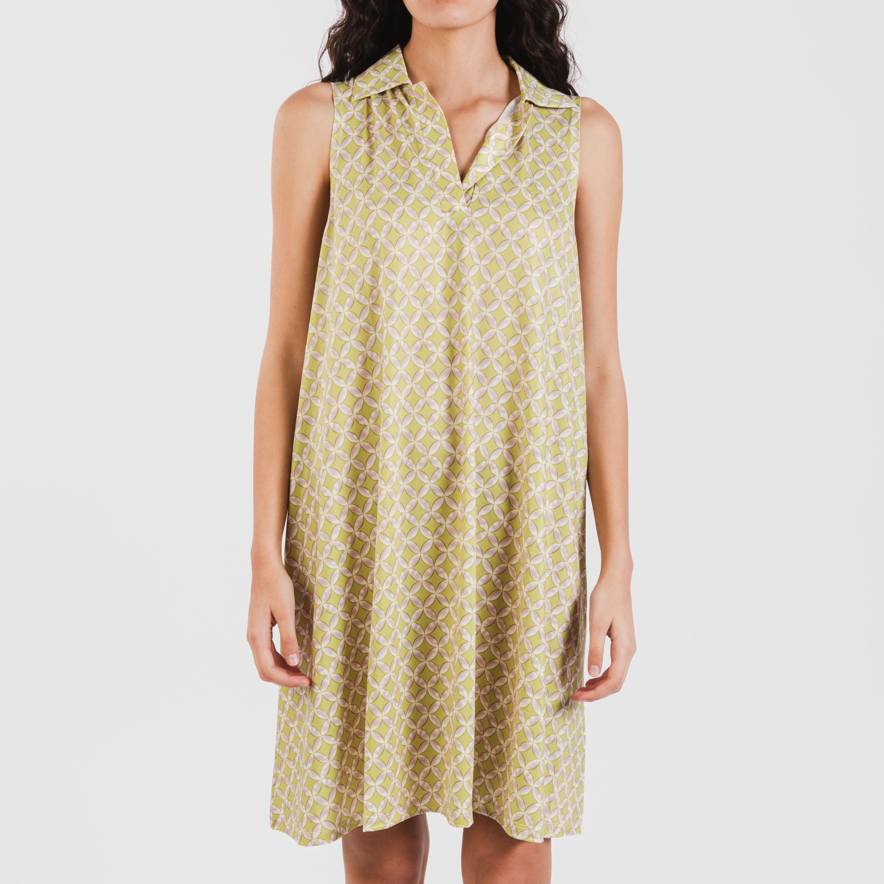 Vestido corto cuello y solapa soft Ohio verde lima