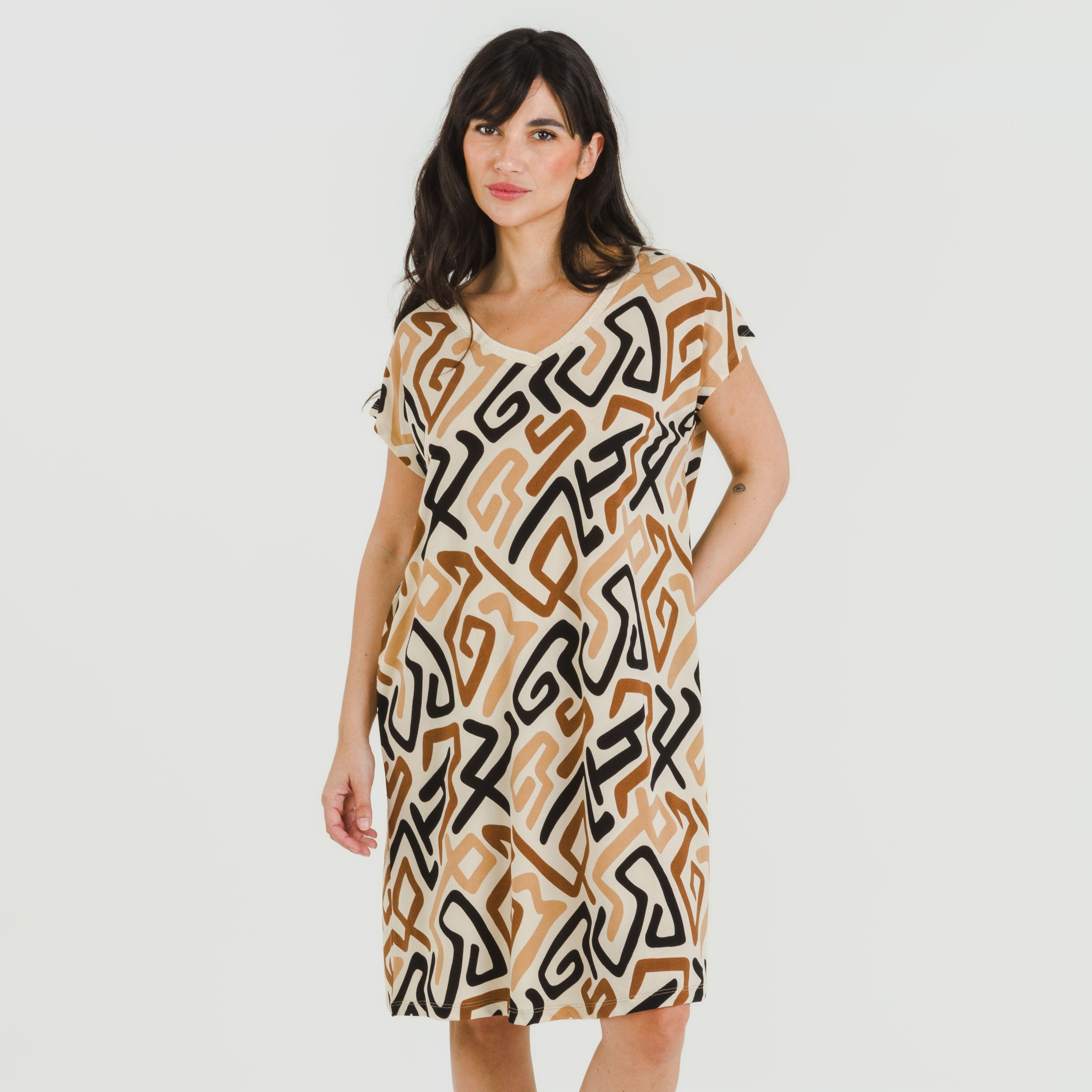 Vestido corto manga fluida crepe Domeka marrón - negro