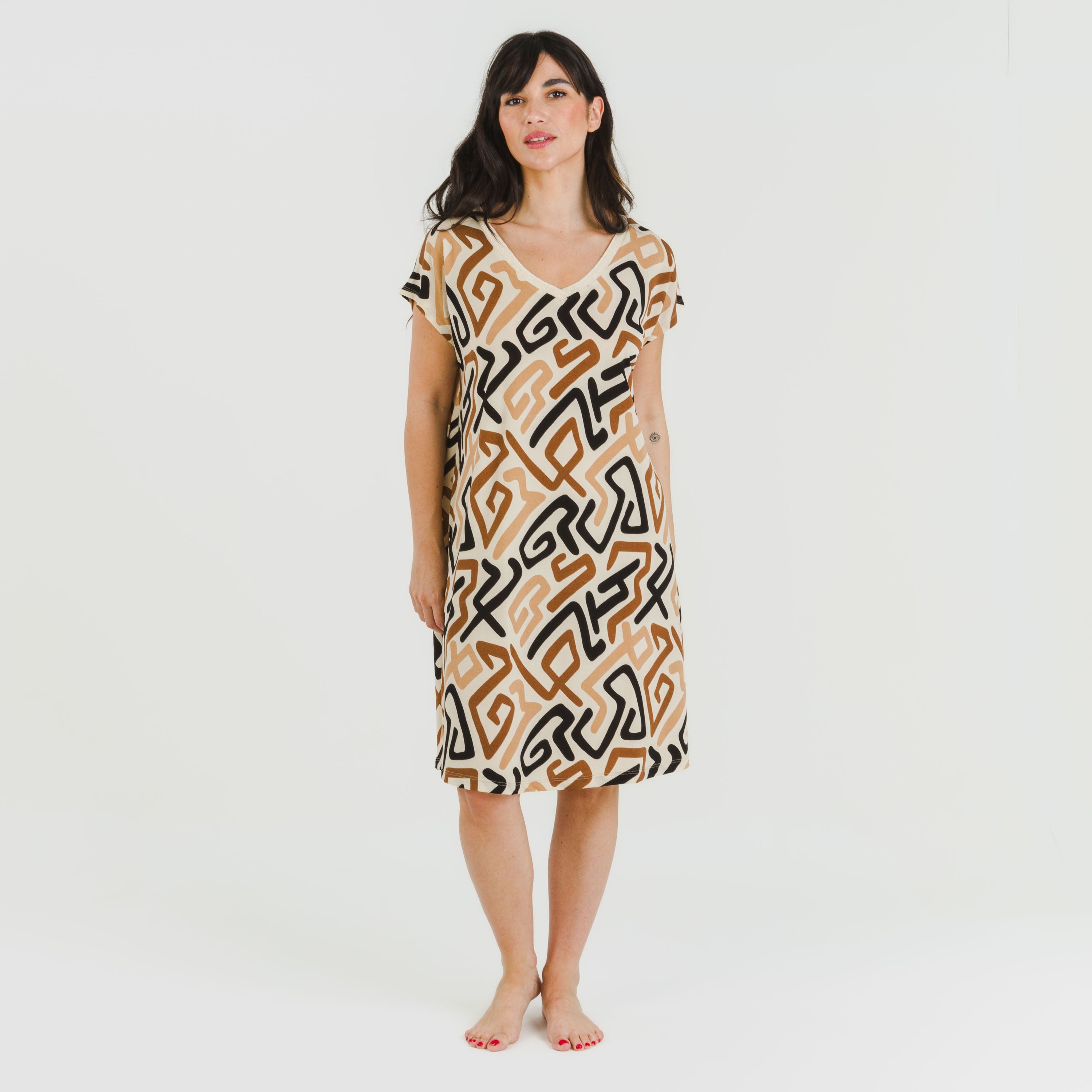 Vestido corto manga fluida crepe Domeka marrón - negro