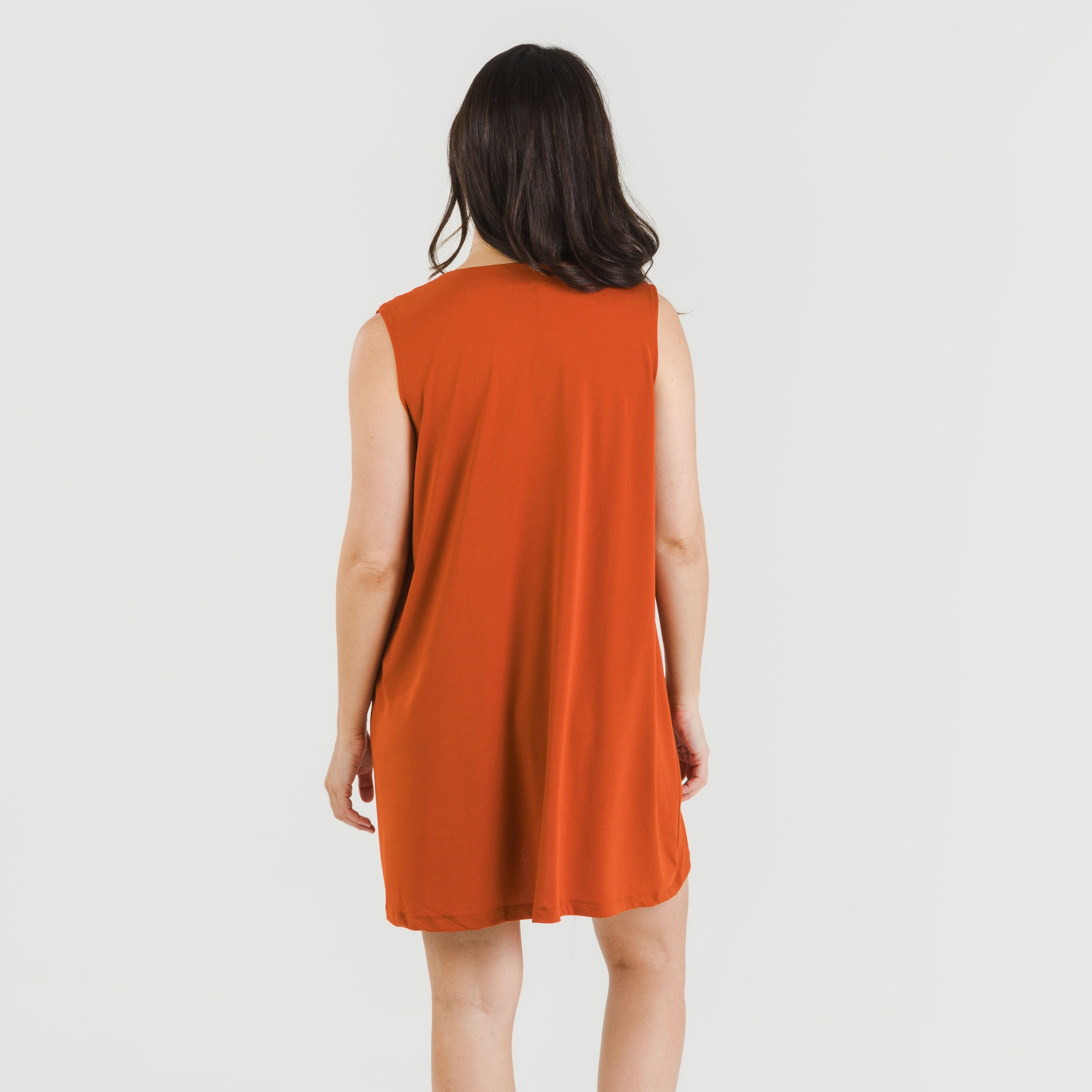 vestido curto liso de crepe