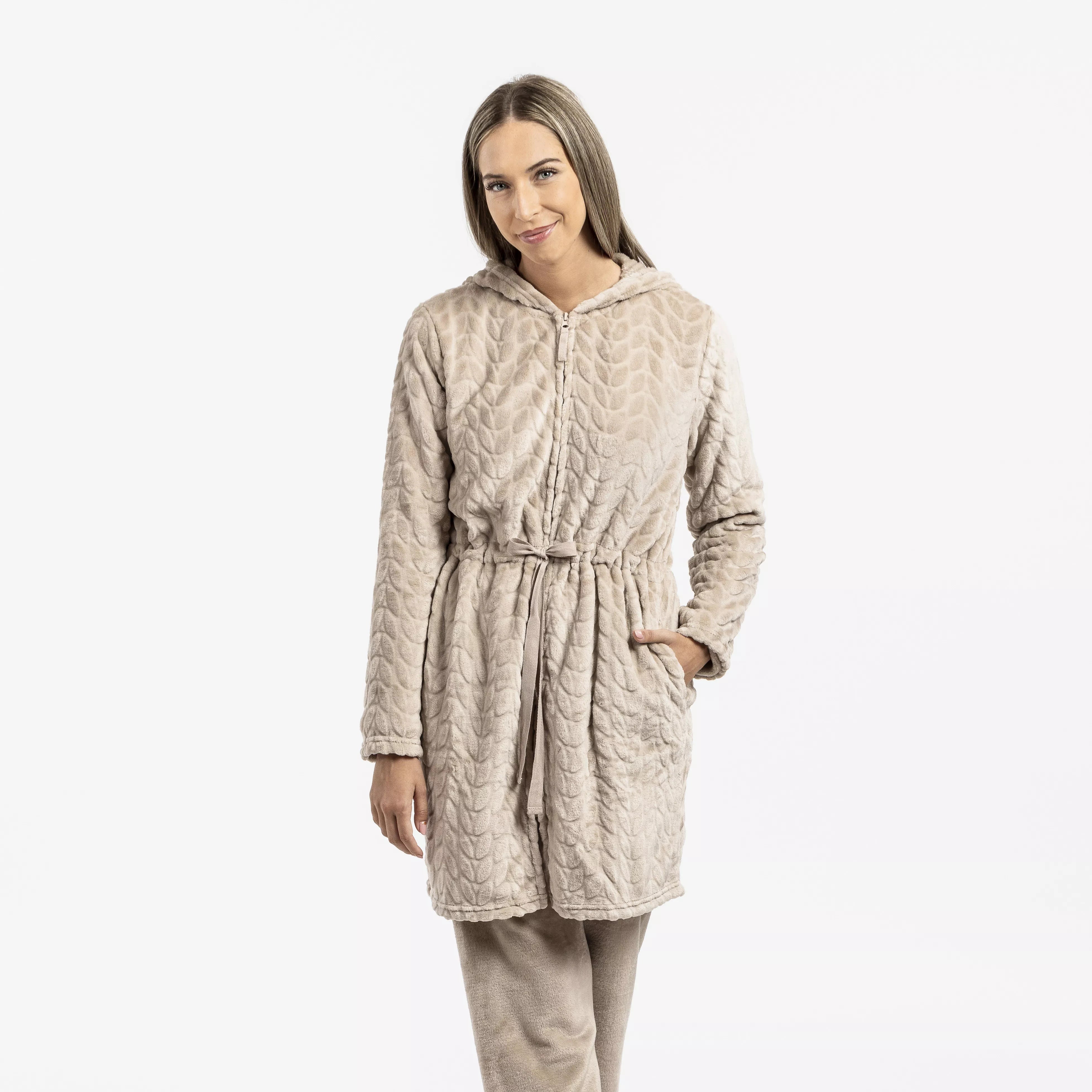 Bata terciopelo con gorro Devore lisa