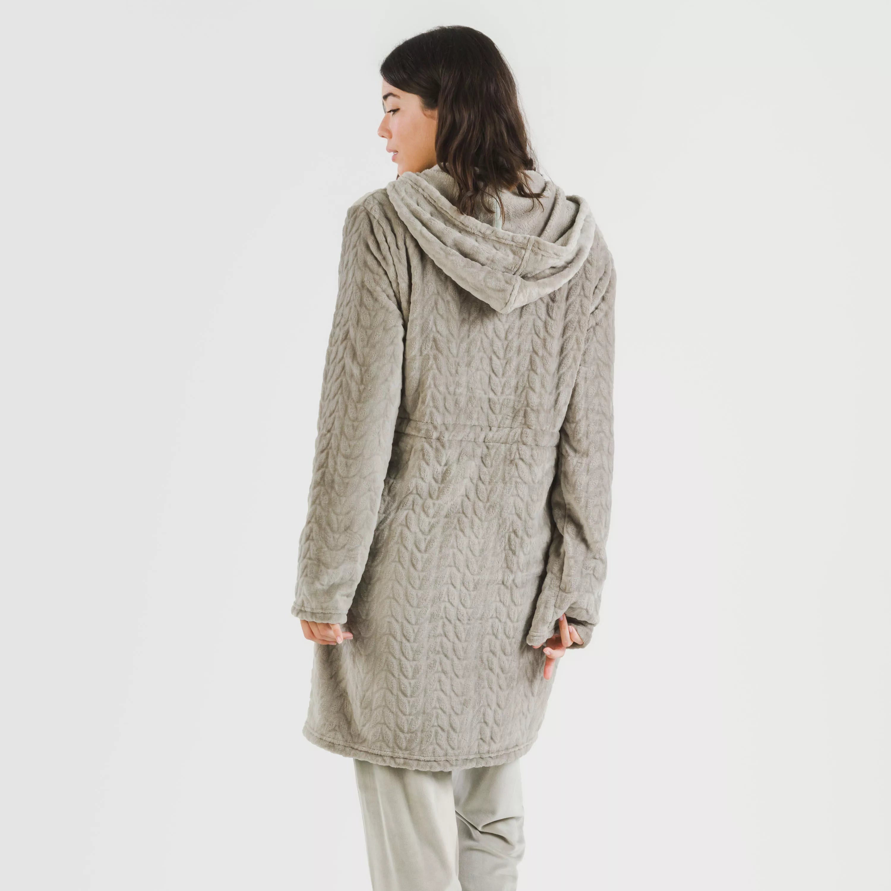 Bata terciopelo con gorro Devore lisa