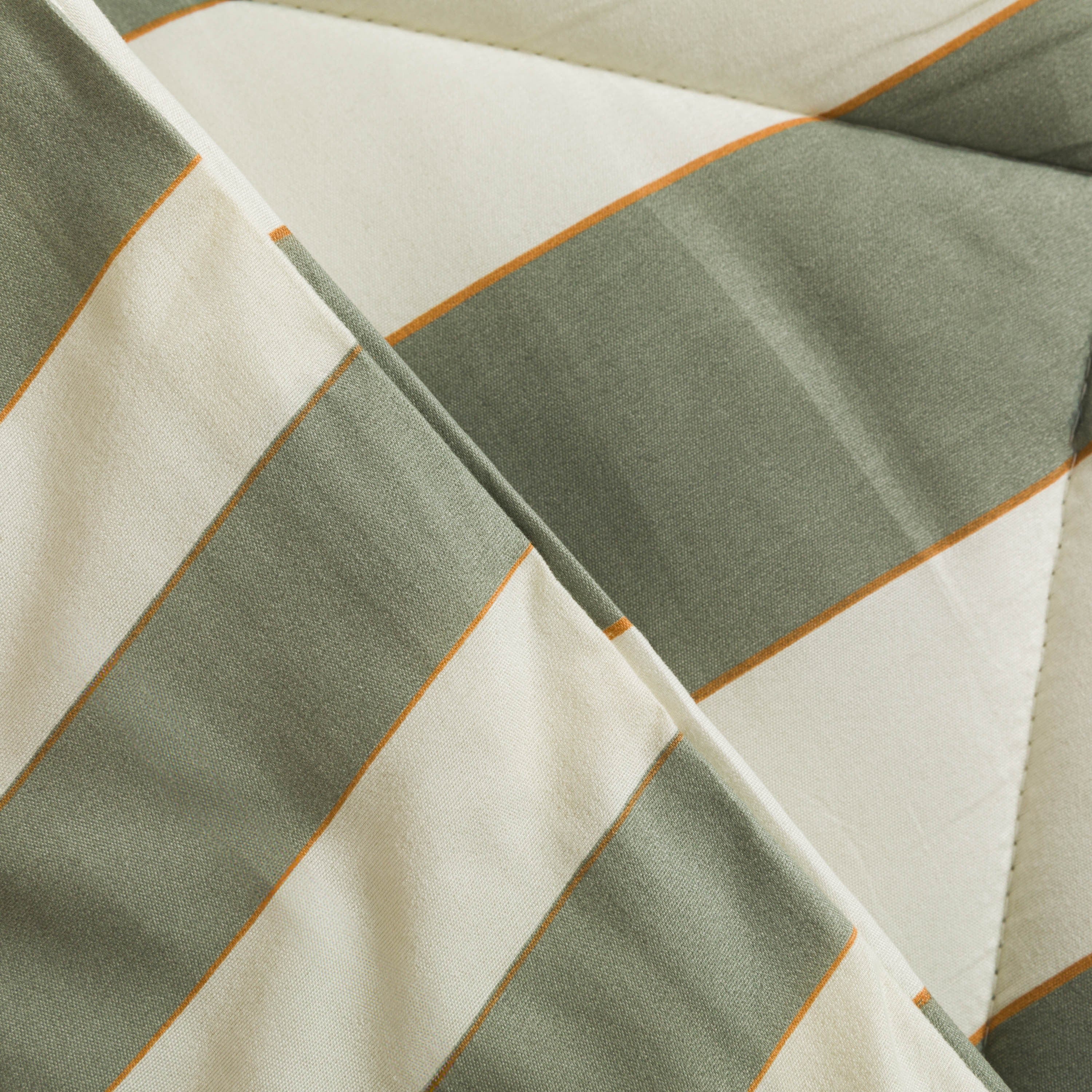 Edredão estampado Raya Marita verde seco