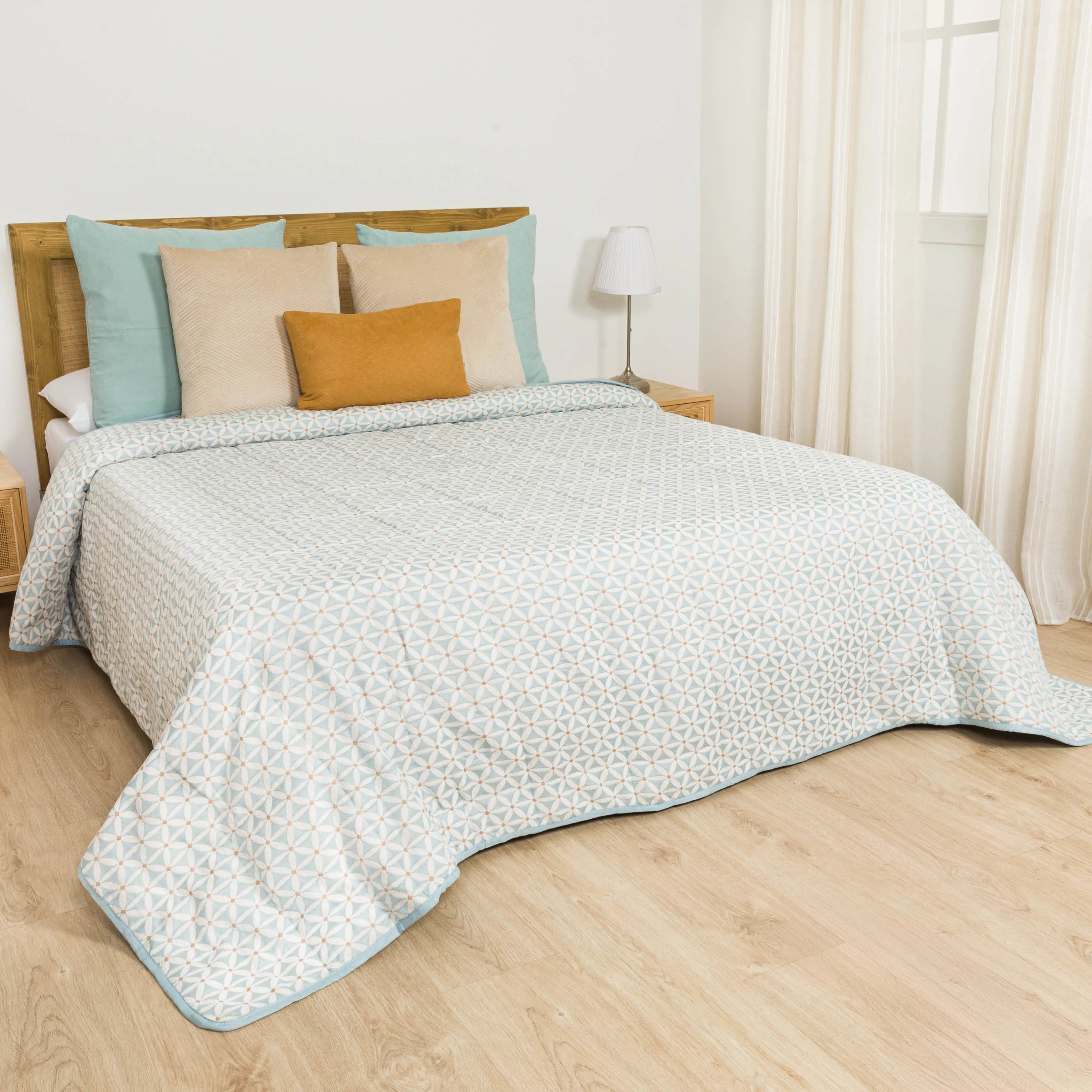 Trapunta jacquard in ciniglia Singapur