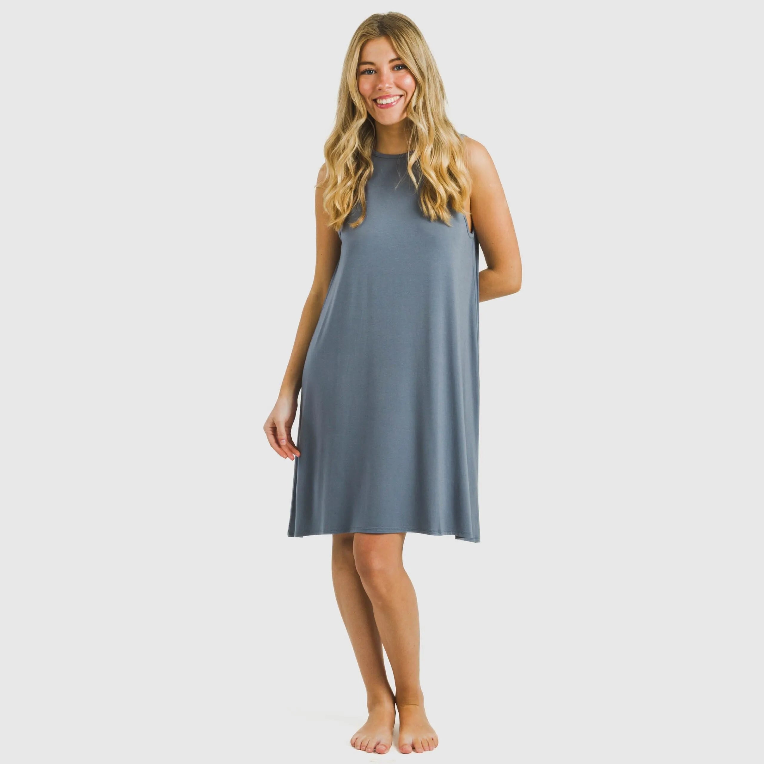 Vestido corto tirantes viscosa liso