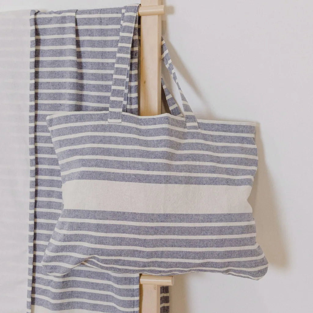 Conjunto de toalha pareô + bolsa de algodão listrada