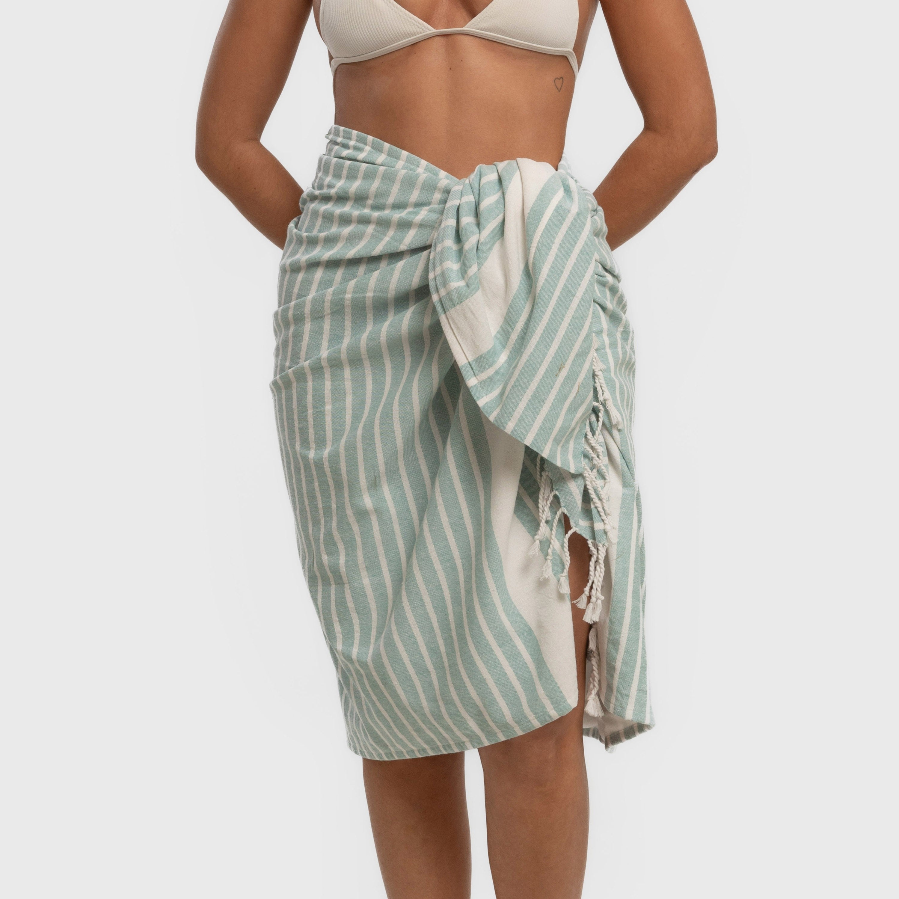 Conjunto de toalha pareô + bolsa de algodão listrada