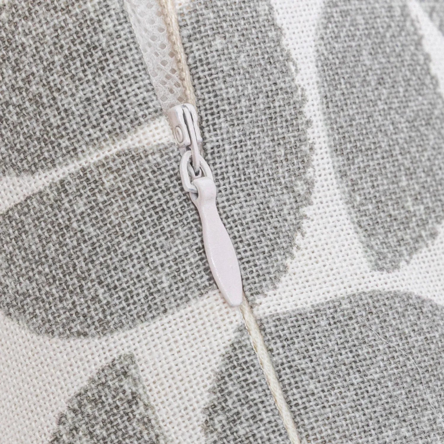 COJIN ANTIMANCHAS KEIRA - FUNDA + RELLENO