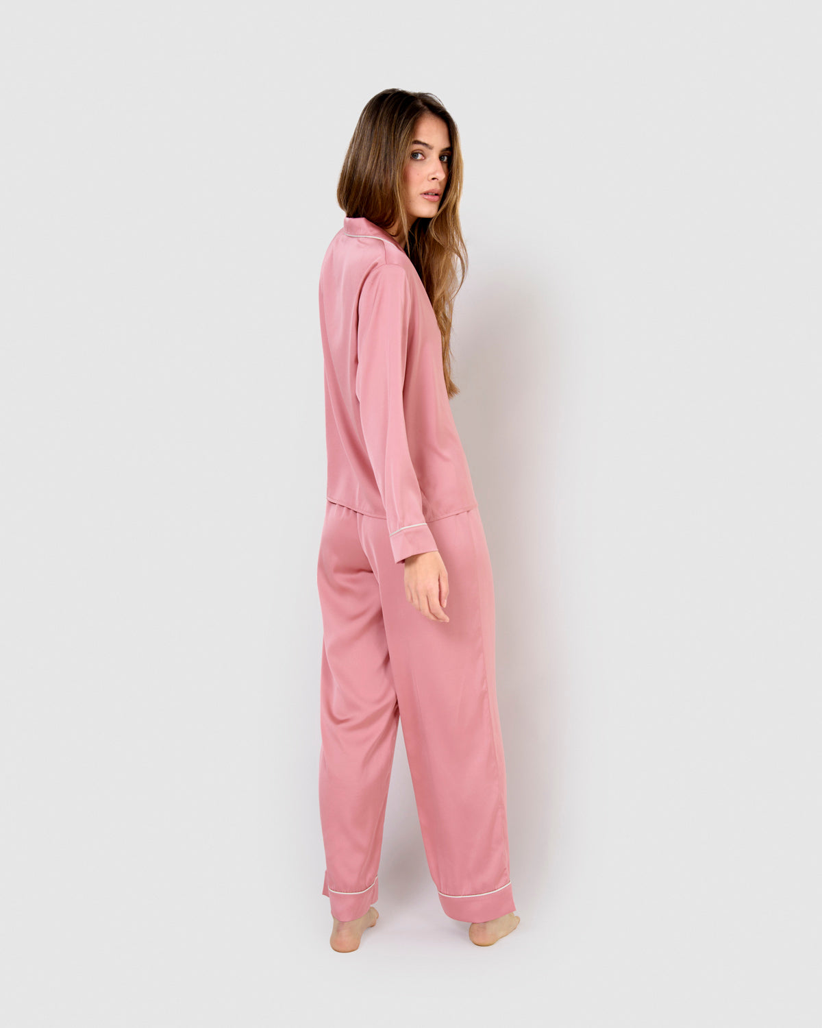 Pijama largo satén friday malva