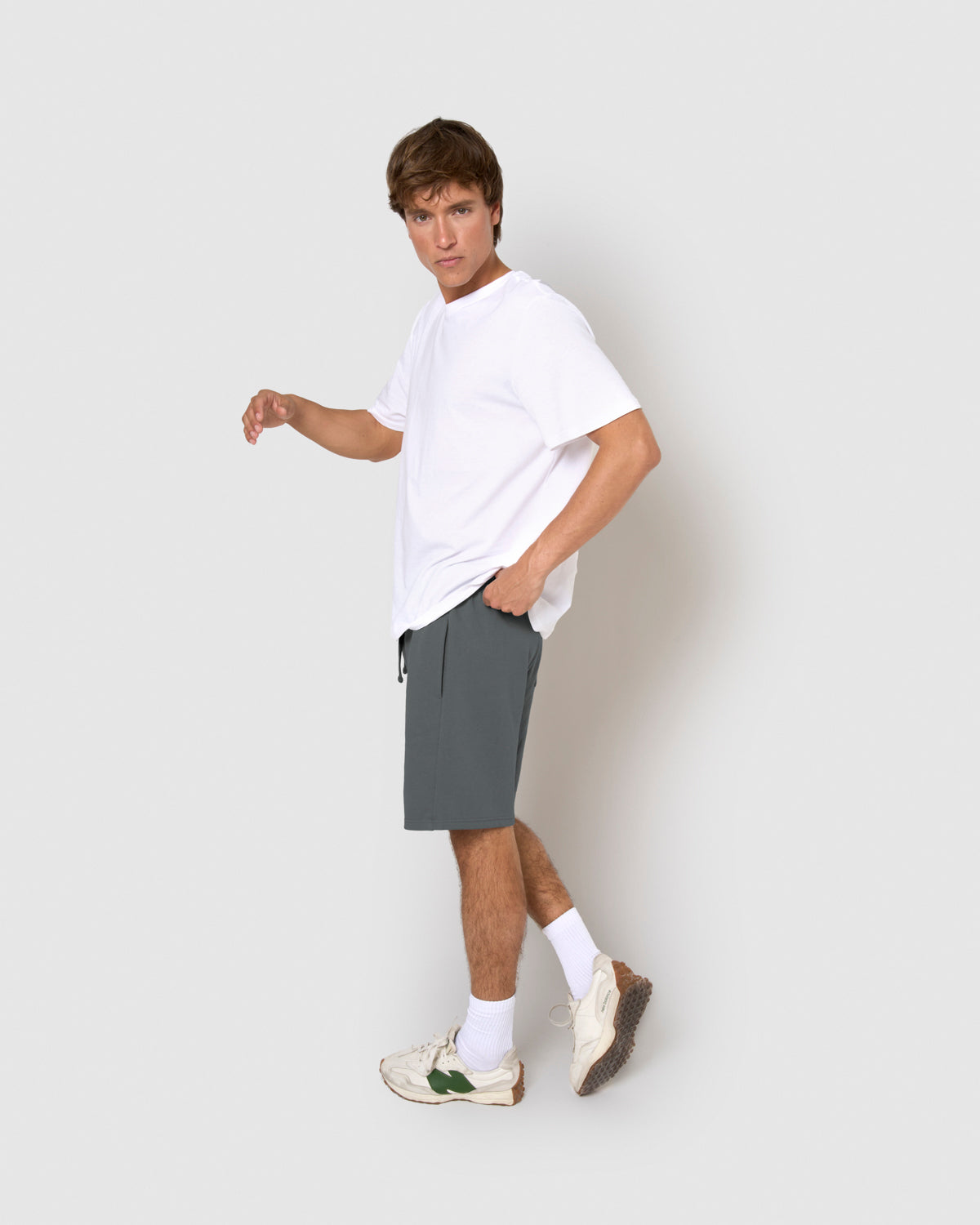 Pantalón corto básico deportivo liso verde azulado