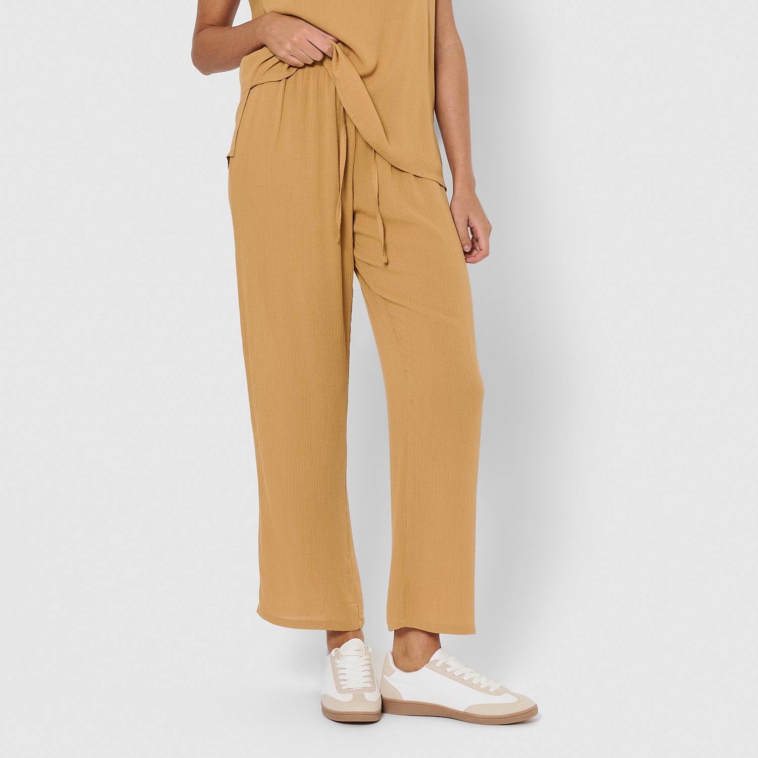 Calças compridas em viscose bambula lisas