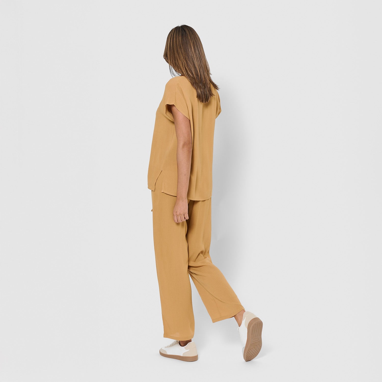 Calças compridas em viscose bambula lisas