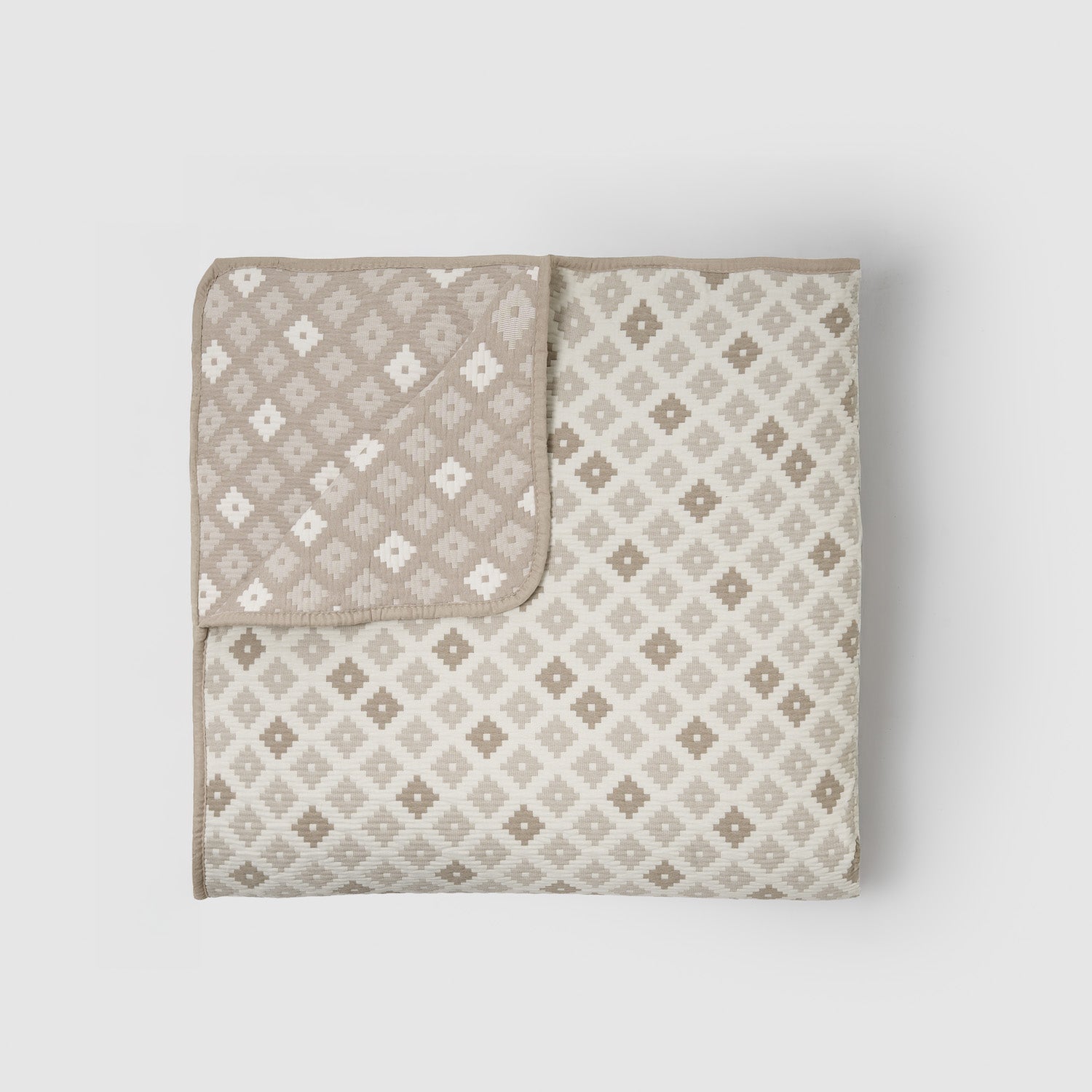 Copriletto ayana in jacquard color sabbia