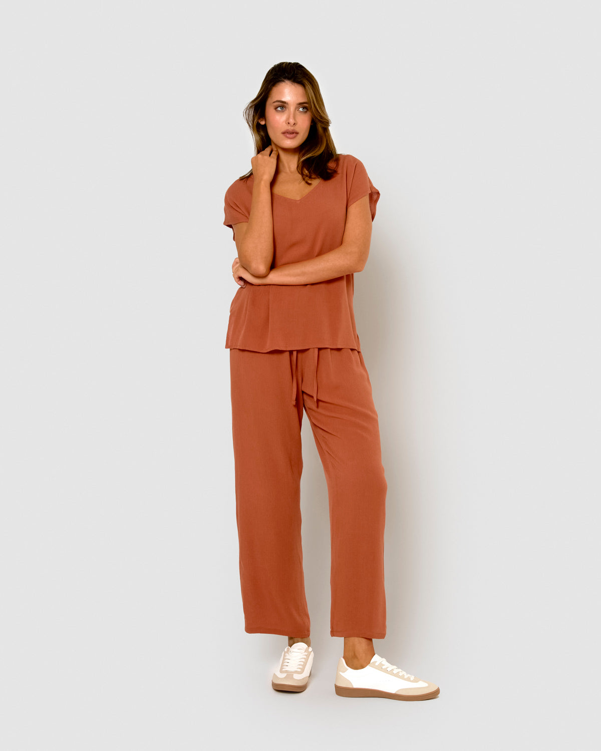 Pantalón largo mujer bambula detalles plisados teja