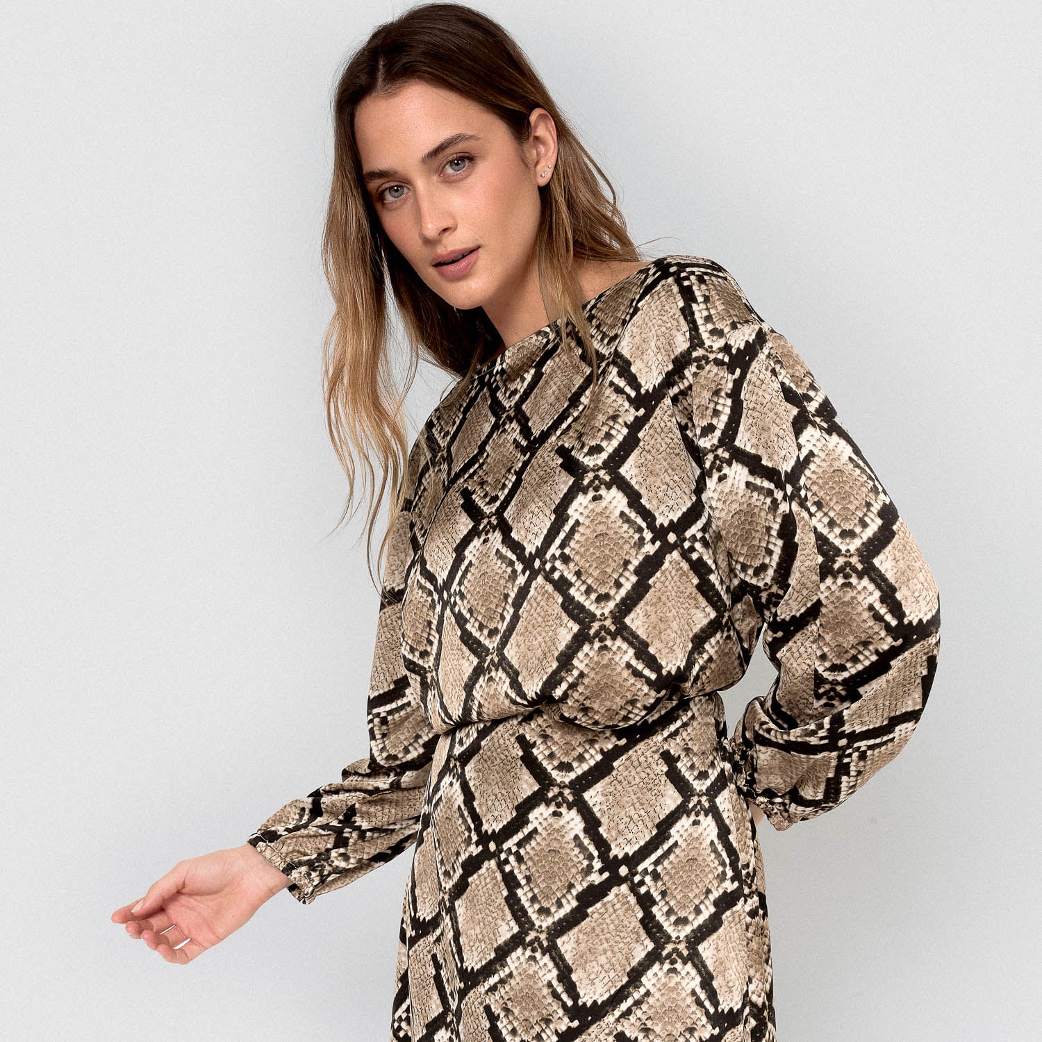 Blusa satén brisa marrón