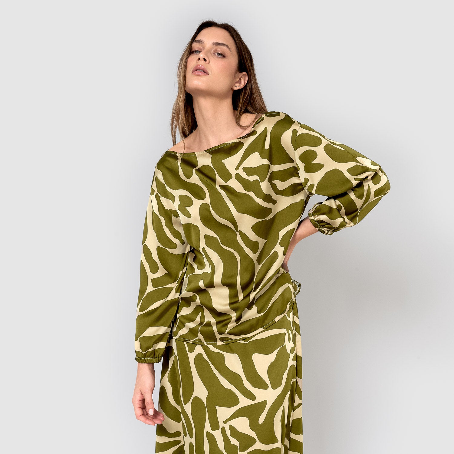blusa de cetim verde