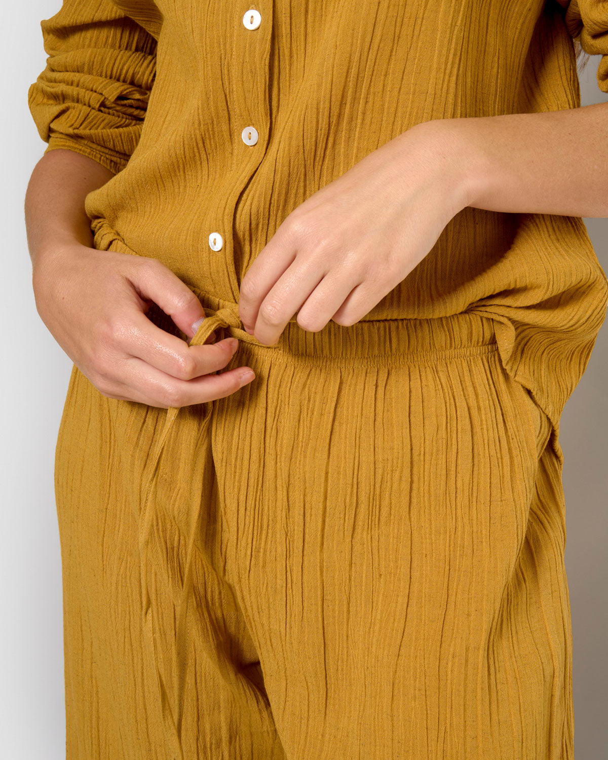 pantalon ocre en coton et lin