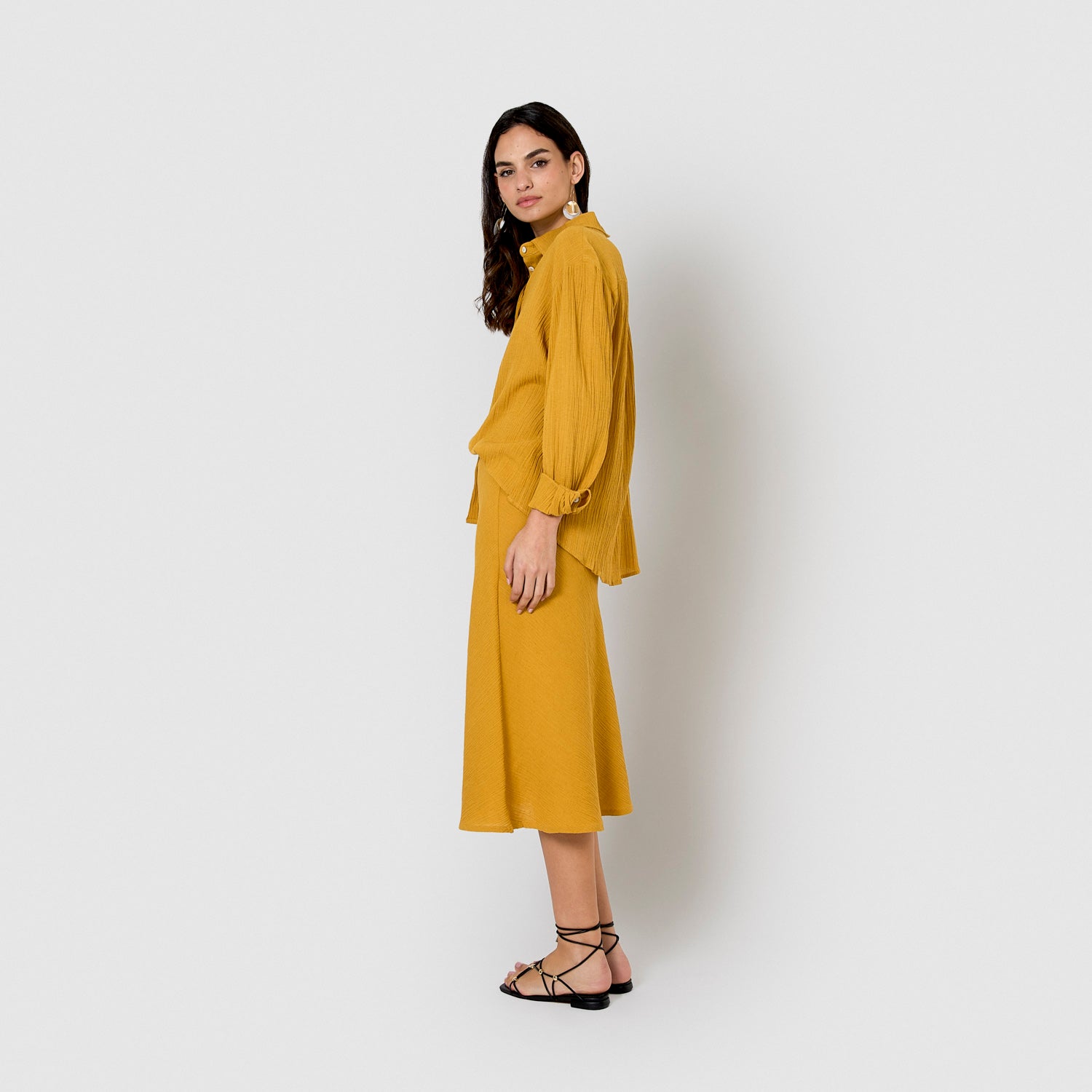 A-lined midi skirt in cotton linen ochre