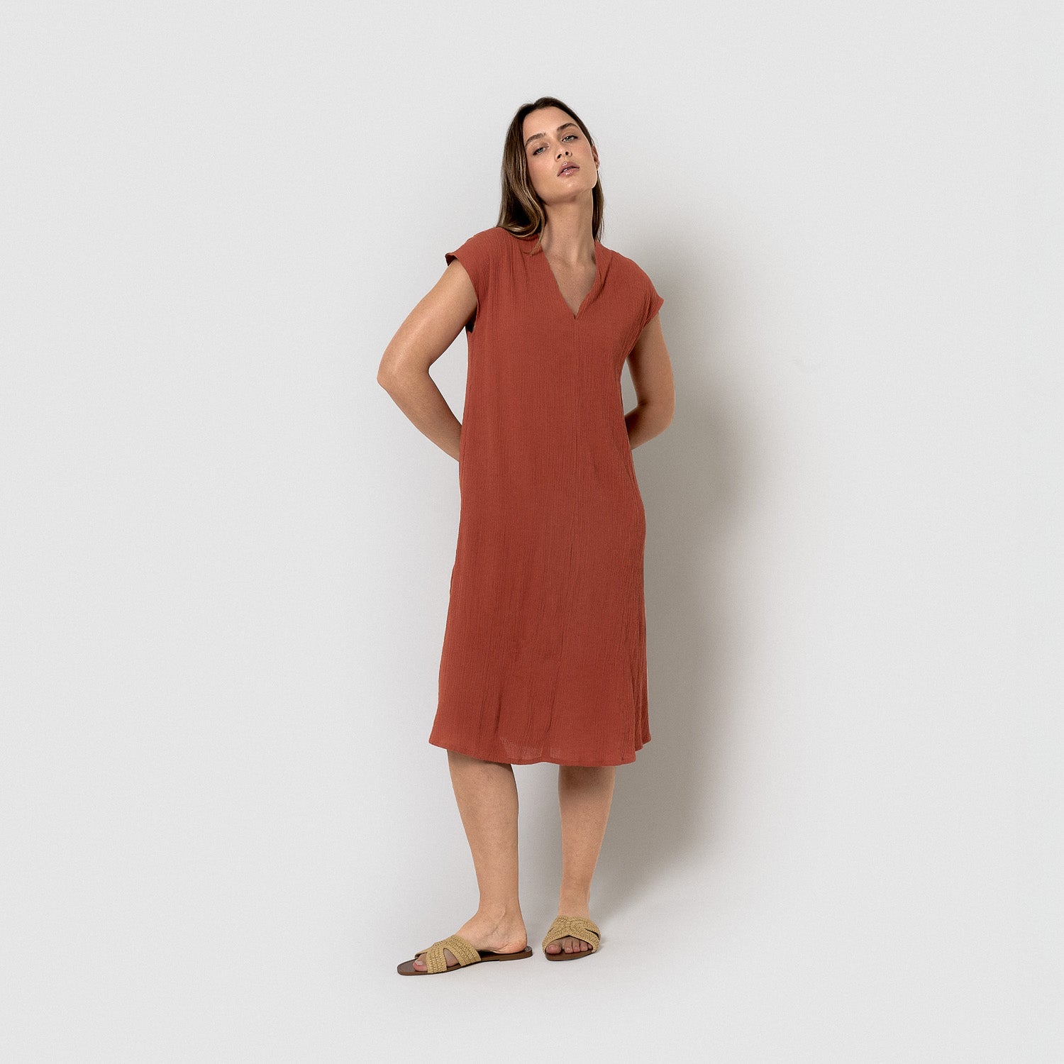 Robe courte en coton et lin à rosette