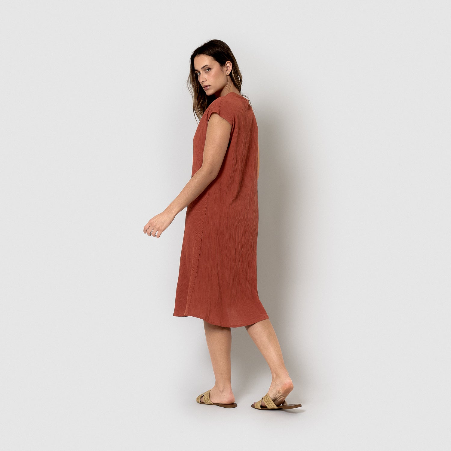 Robe courte en coton et lin à rosette