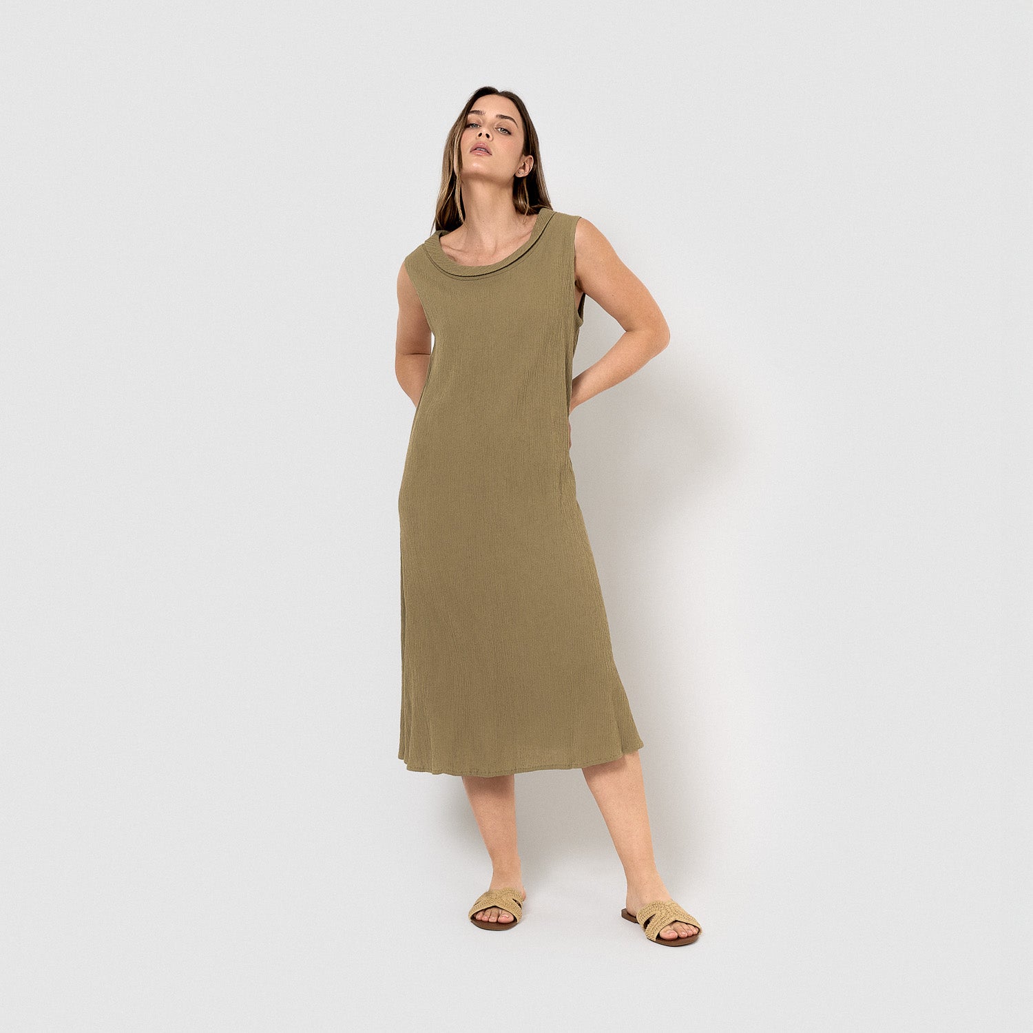 Robe midi à encolure drapée, en coton et lin, vert chasse