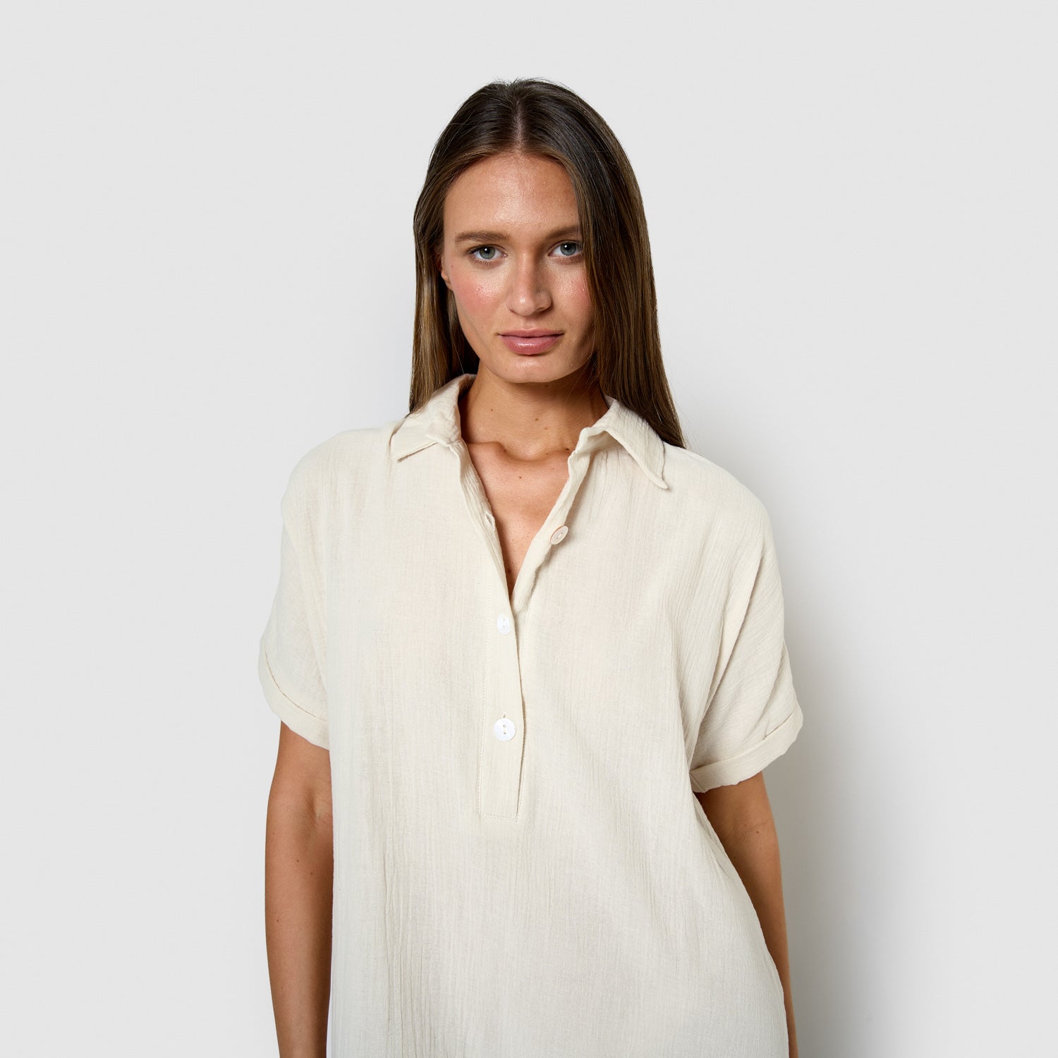 Robe midi en mousseline blanche à manches fluides