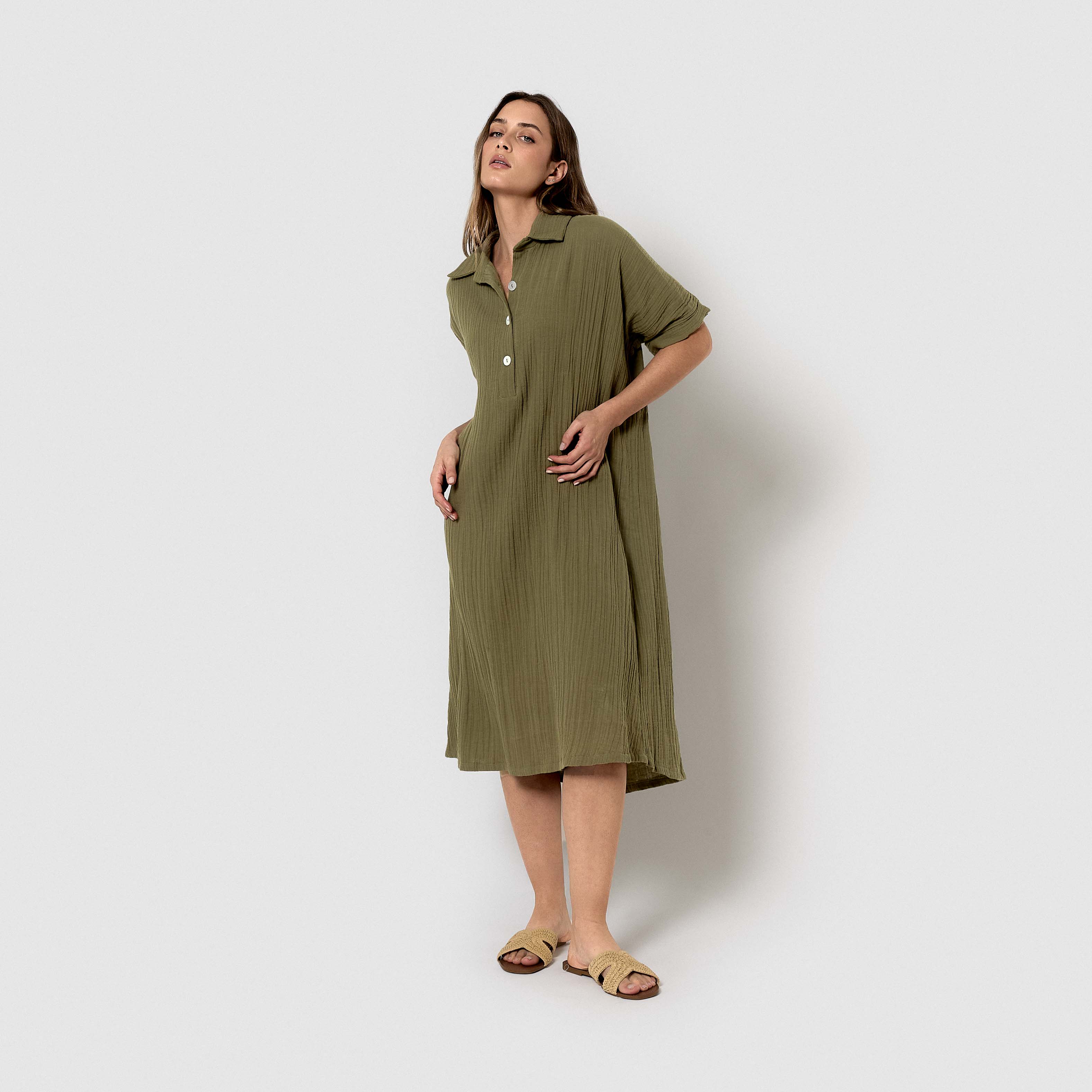 muslin midi dress with flowing sleeves in hunting green