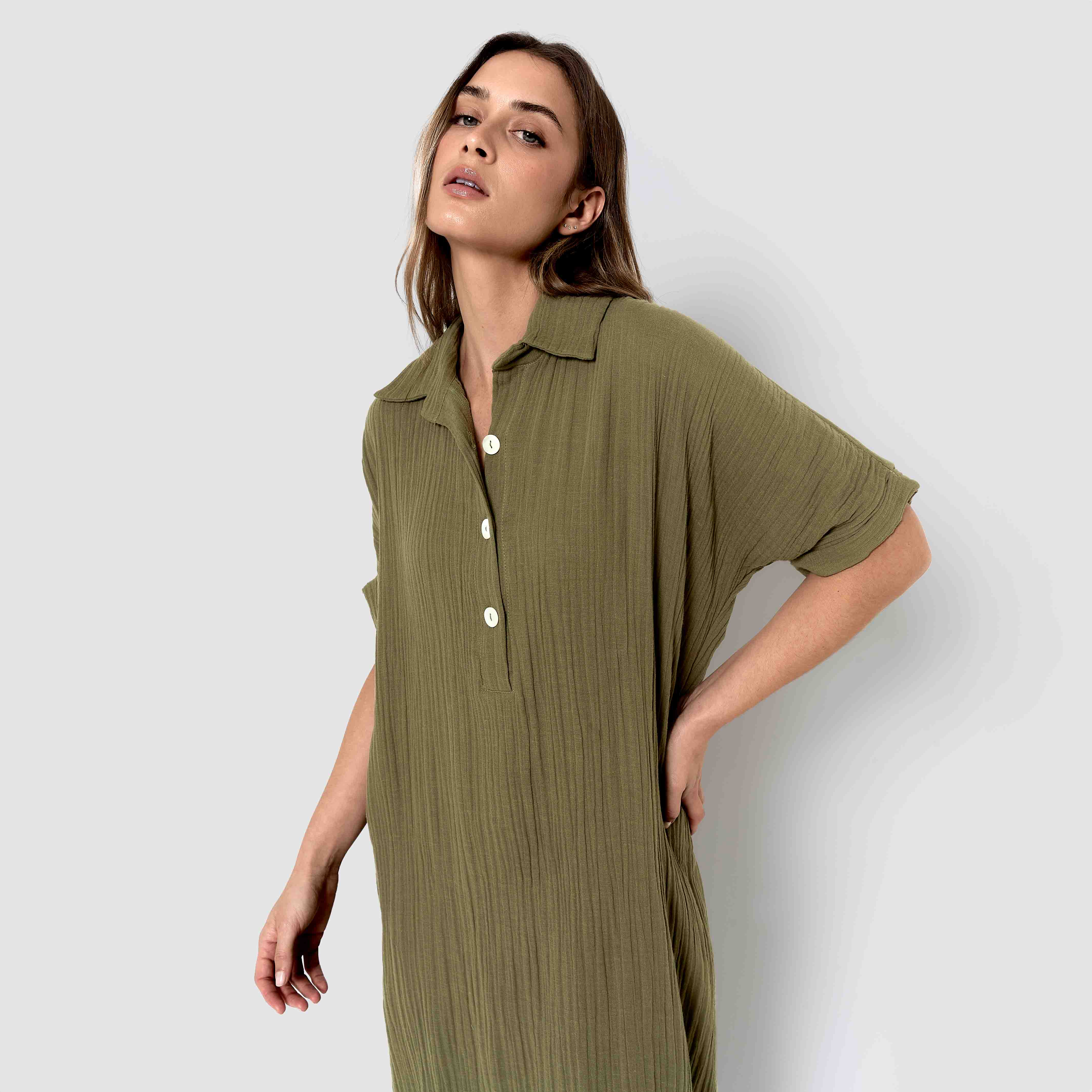 muslin midi dress with flowing sleeves in hunting green