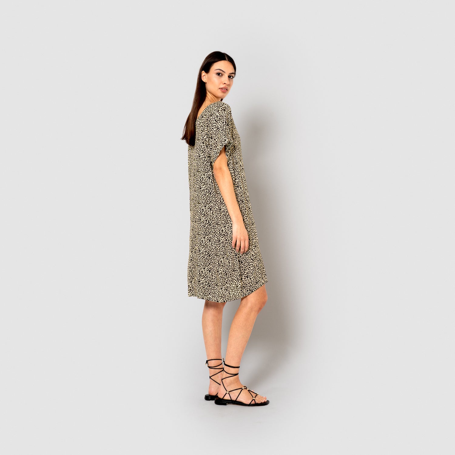 Vestido curto Bambura em viscose bege/preto