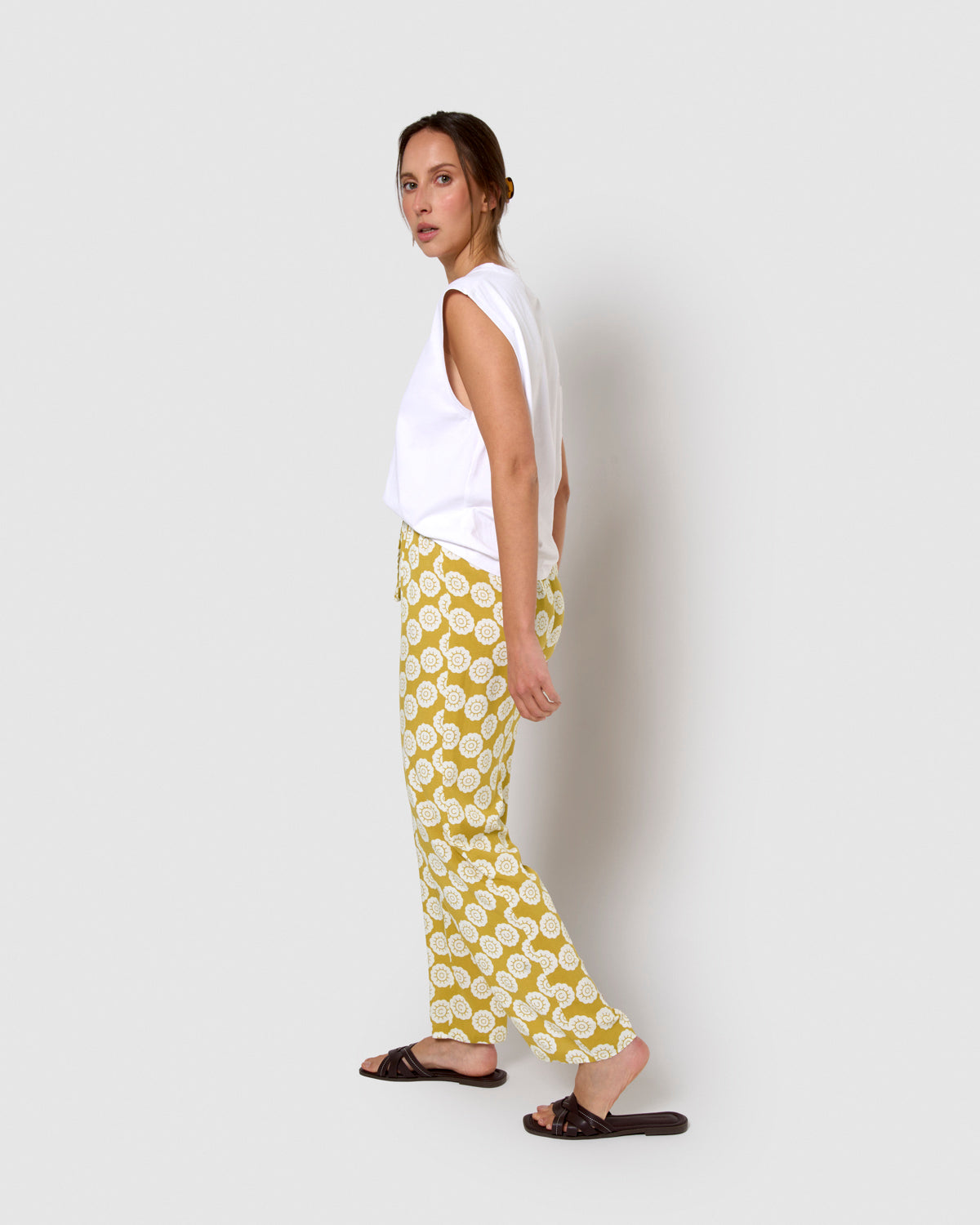 Pantaloni in viscosa color limone