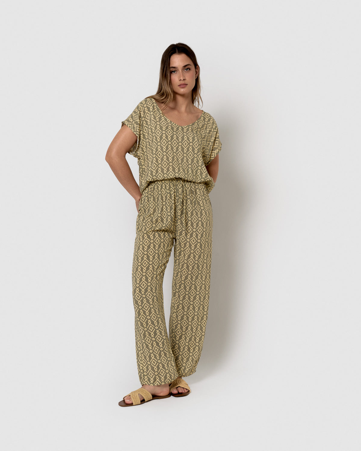 Pantaloni in viscosa color biondo verdastro