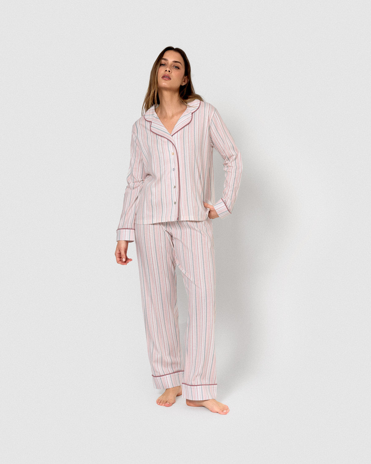 Pyjama long en coton style chemise, à rayures mauve/rose apaisantes
