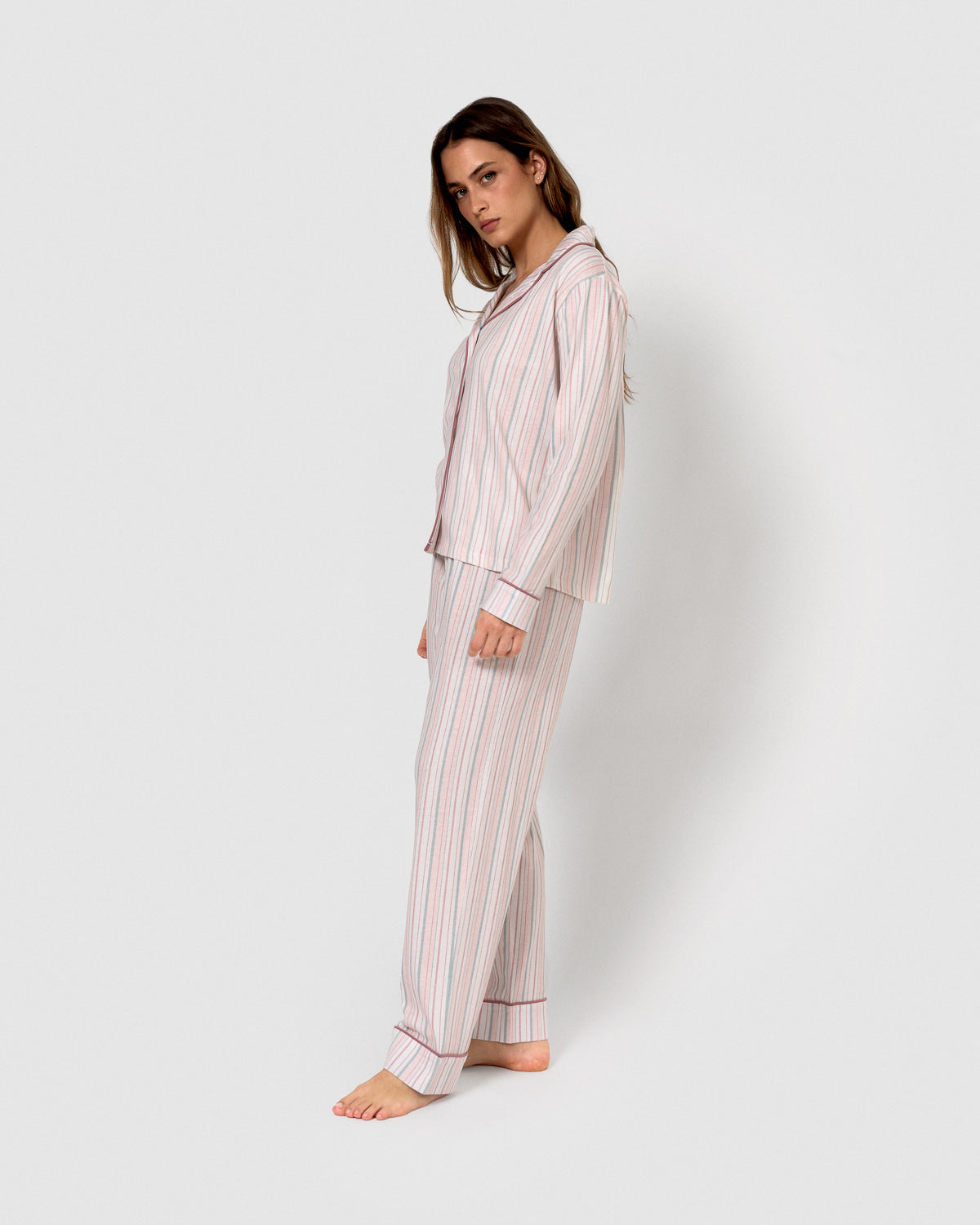 Pyjama long en coton style chemise, à rayures mauve/rose apaisantes