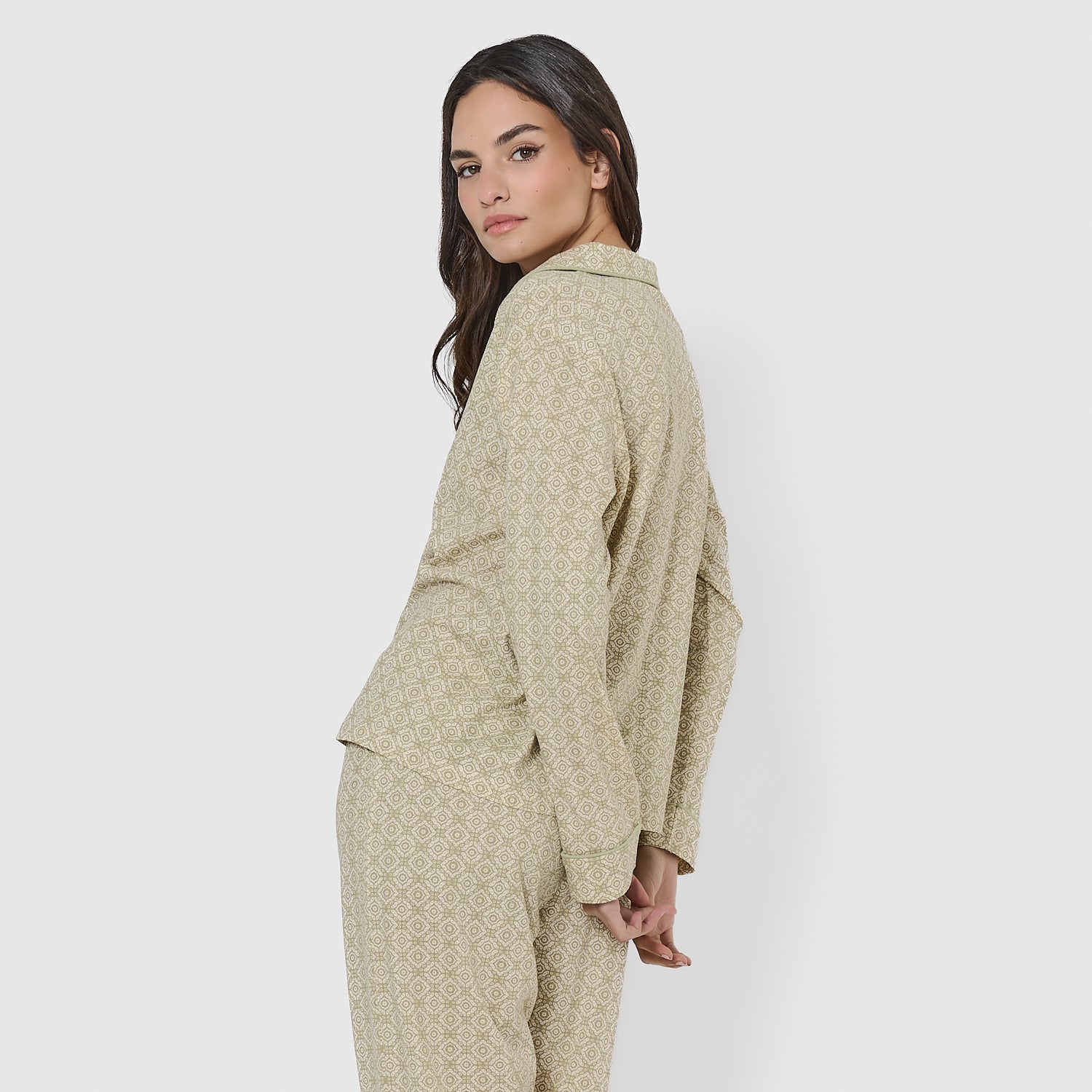 Pijama largo camisero algodón mandolia verde cacería