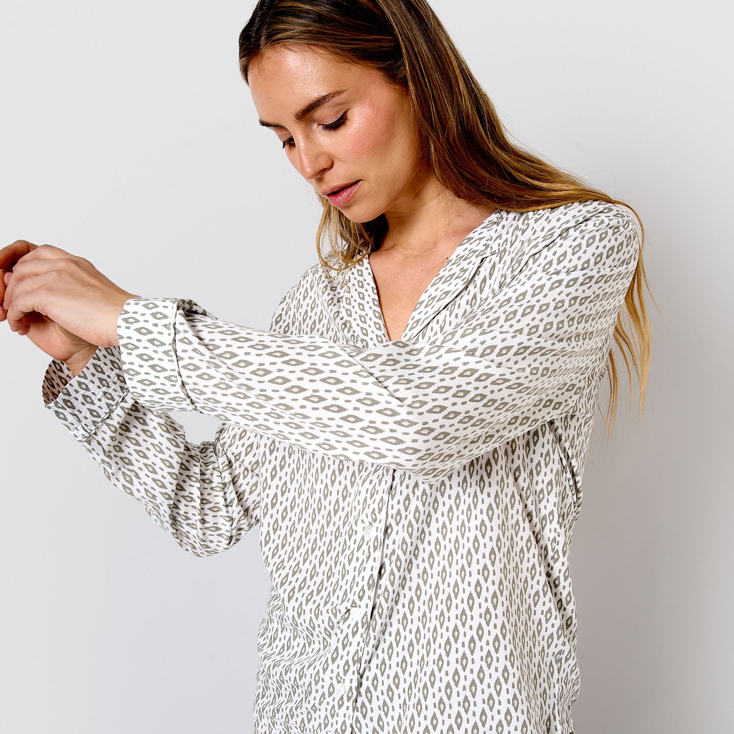 Pijama largo camisero de viscosa nerdana verde